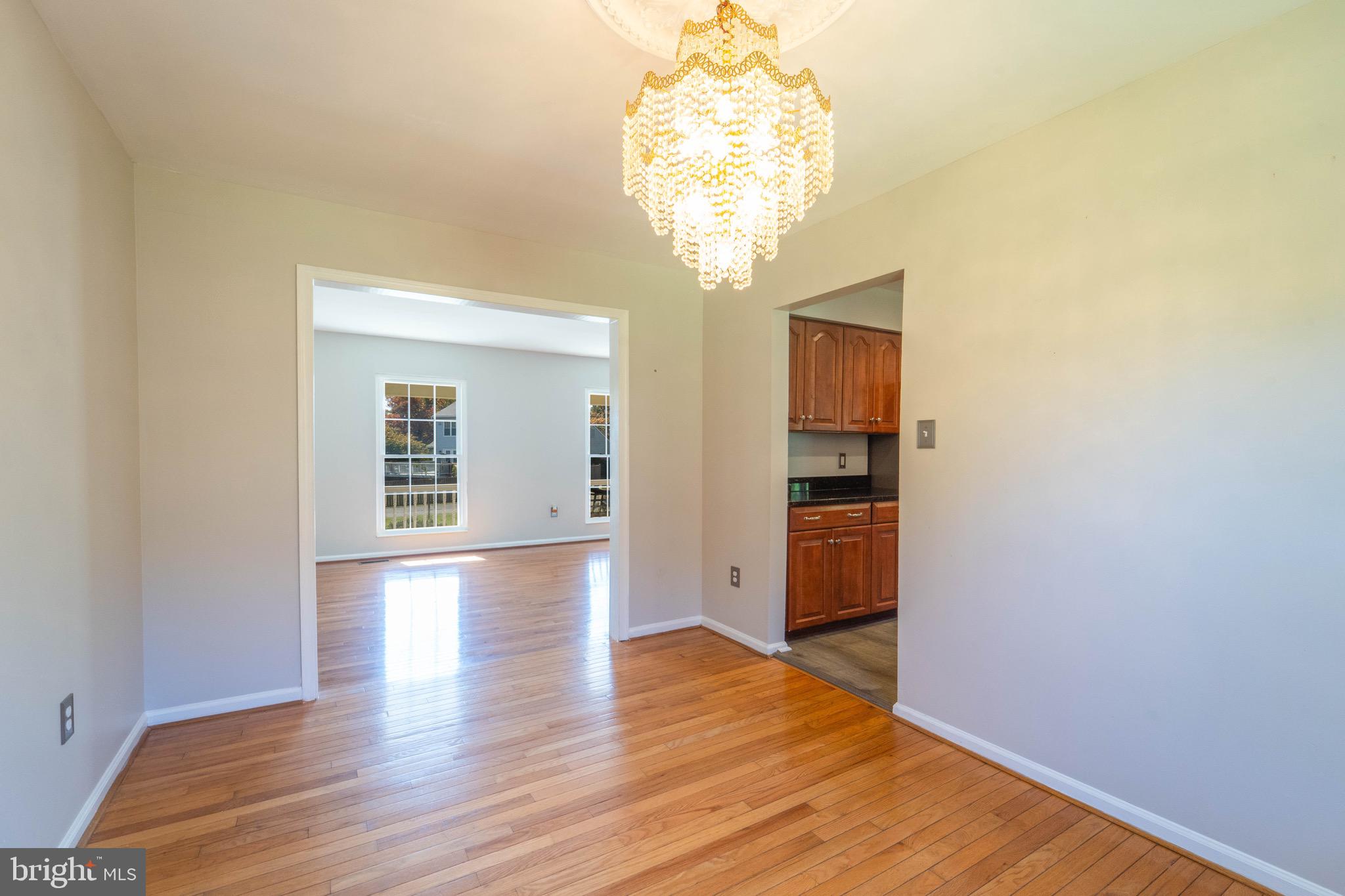 SILVER SPRING CNTRY CLUB - Residential Lease