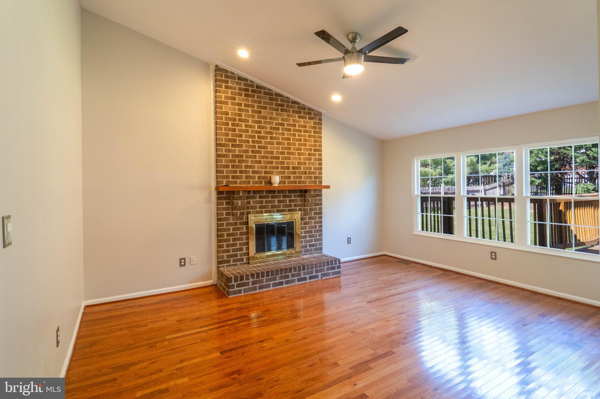 SILVER SPRING CNTRY CLUB - Residential Lease