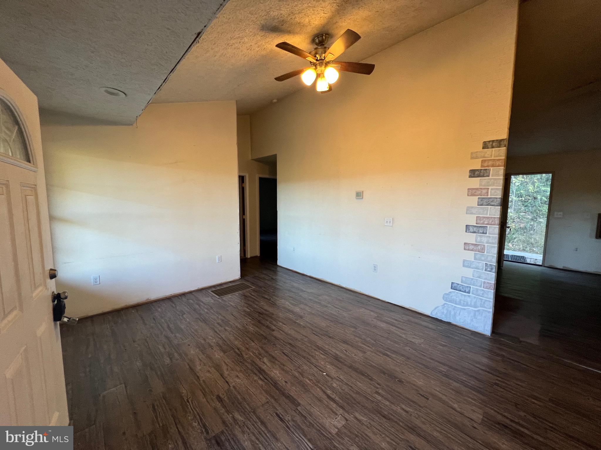 CARLA ACRES - Residential