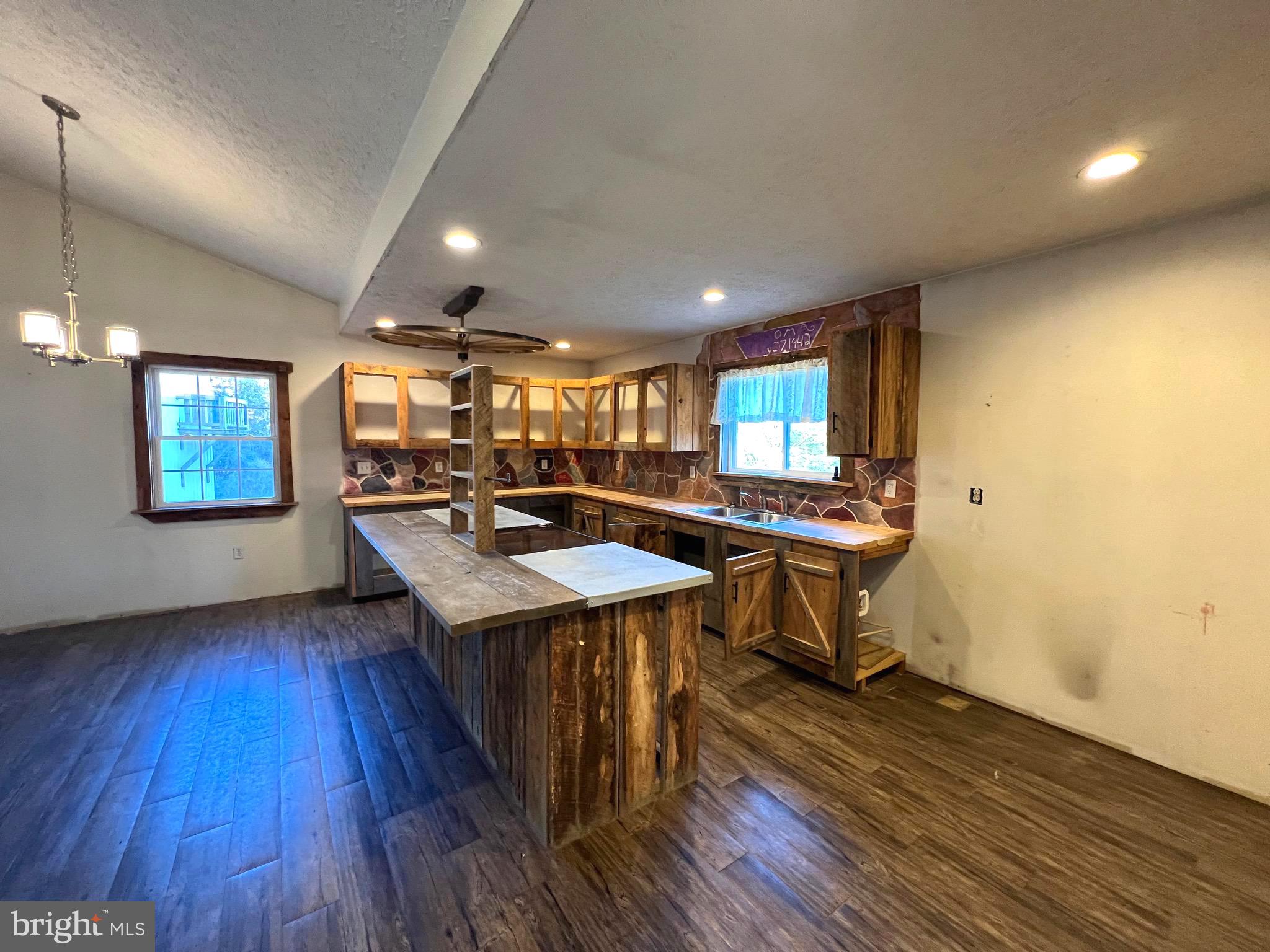 CARLA ACRES - Residential