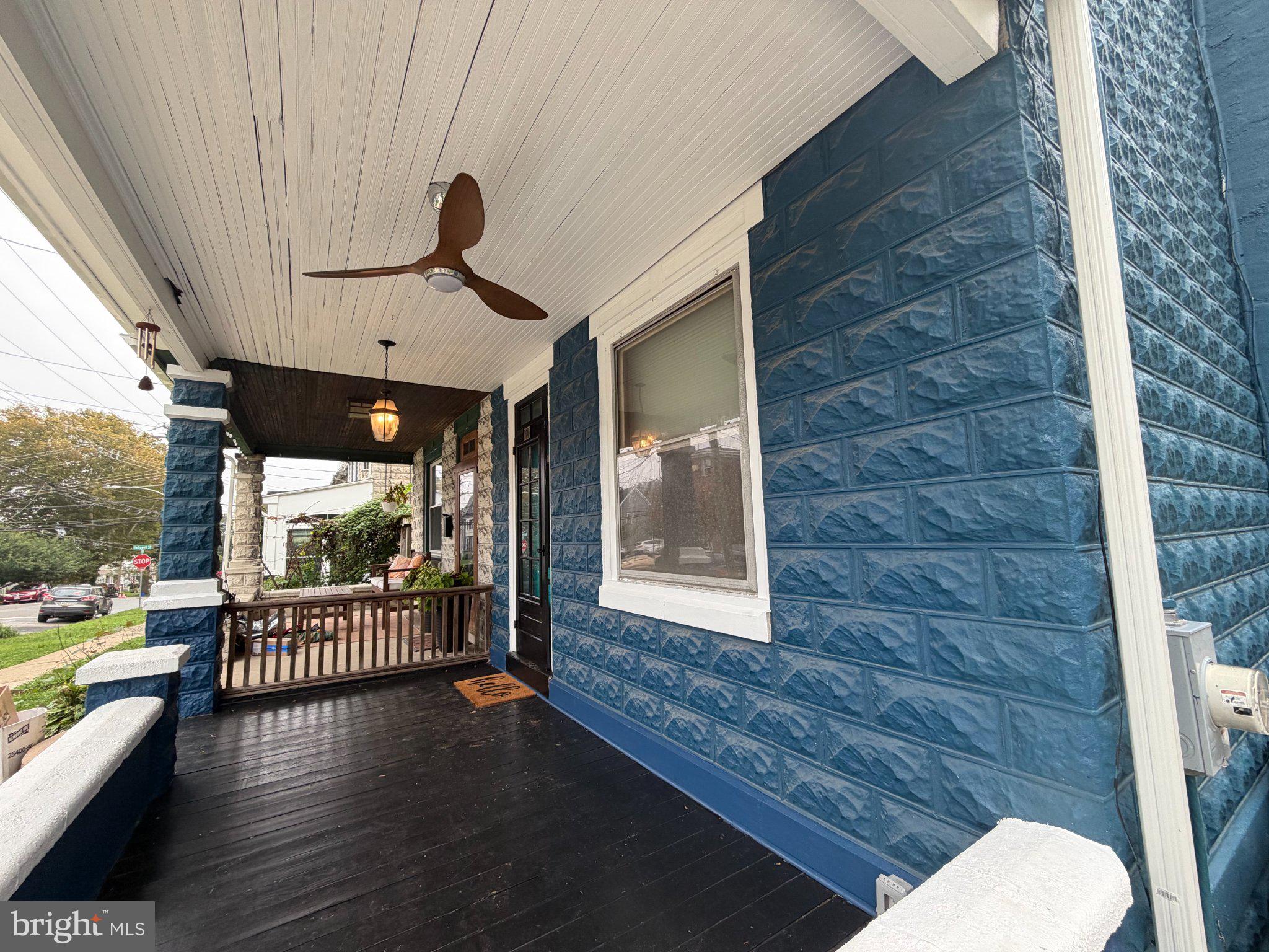 135 E 8TH AVENUE