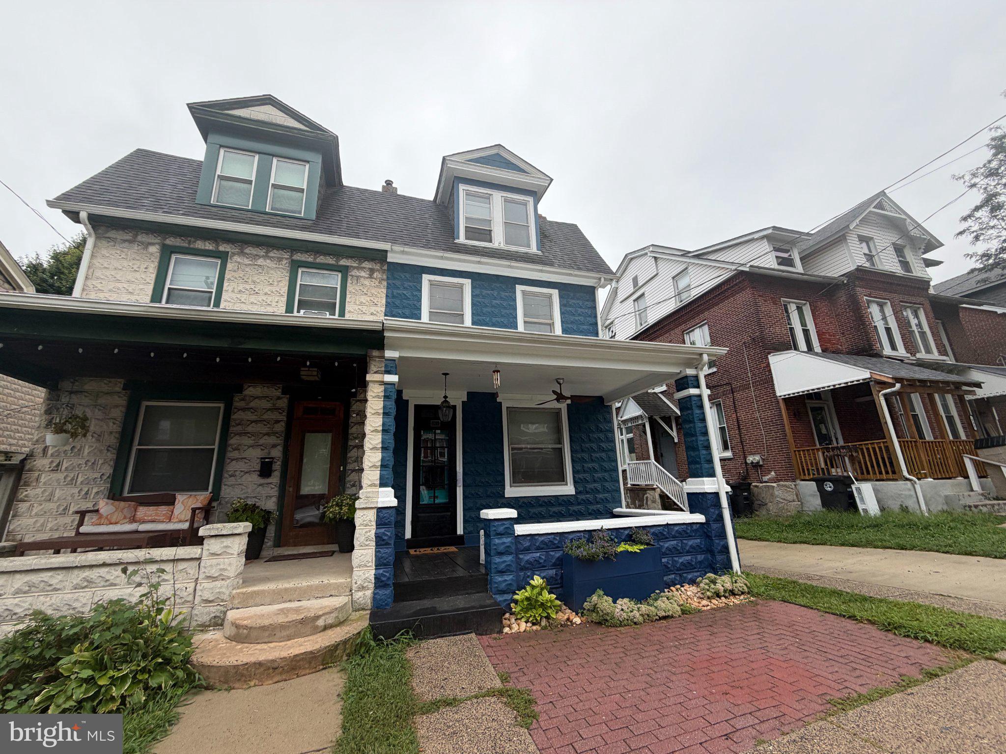 135 E 8TH AVENUE