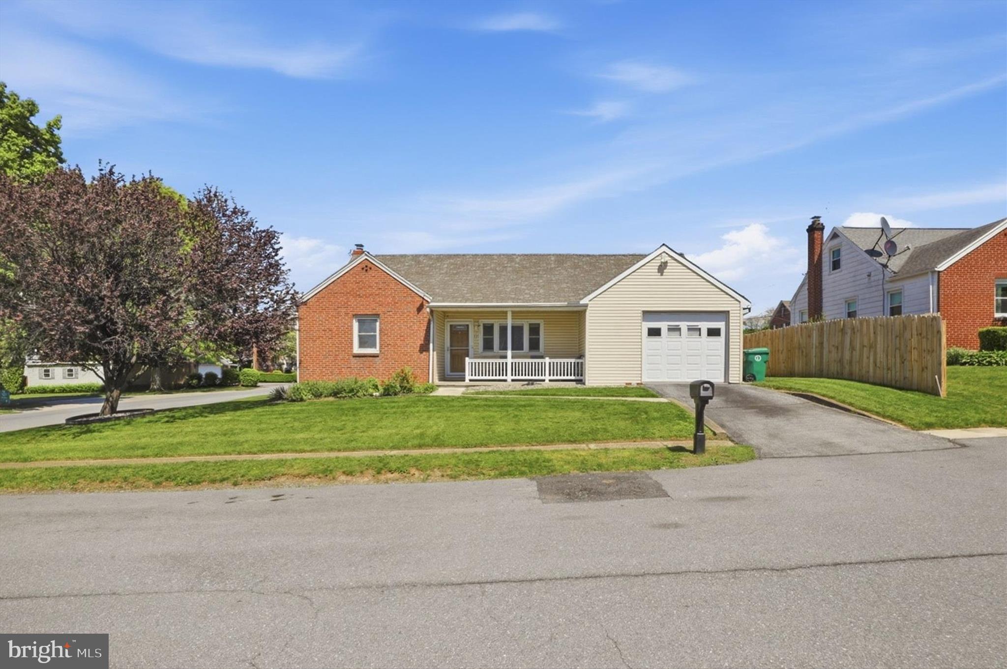 111 LINCOLN PLACE