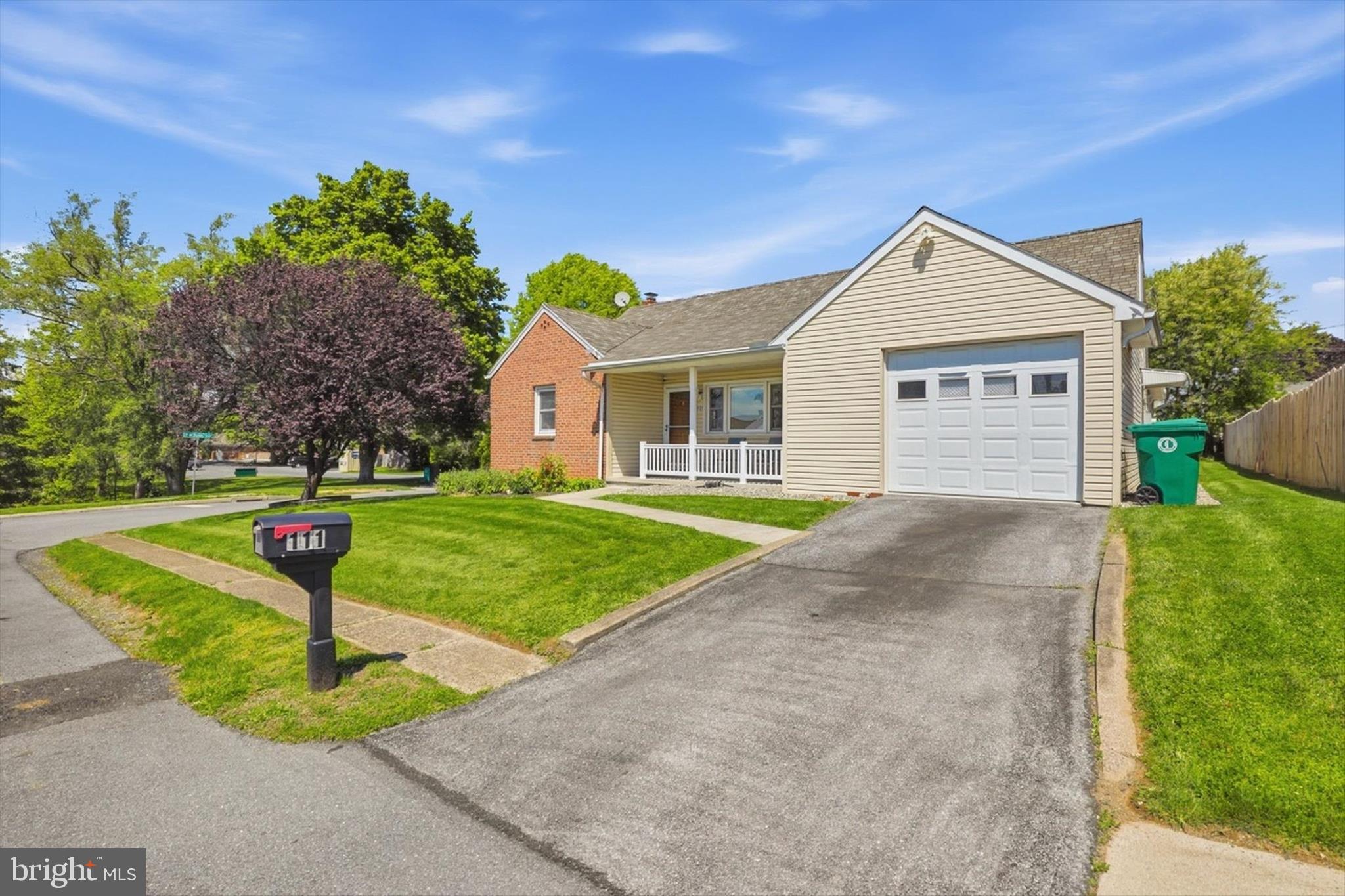 111 LINCOLN PLACE