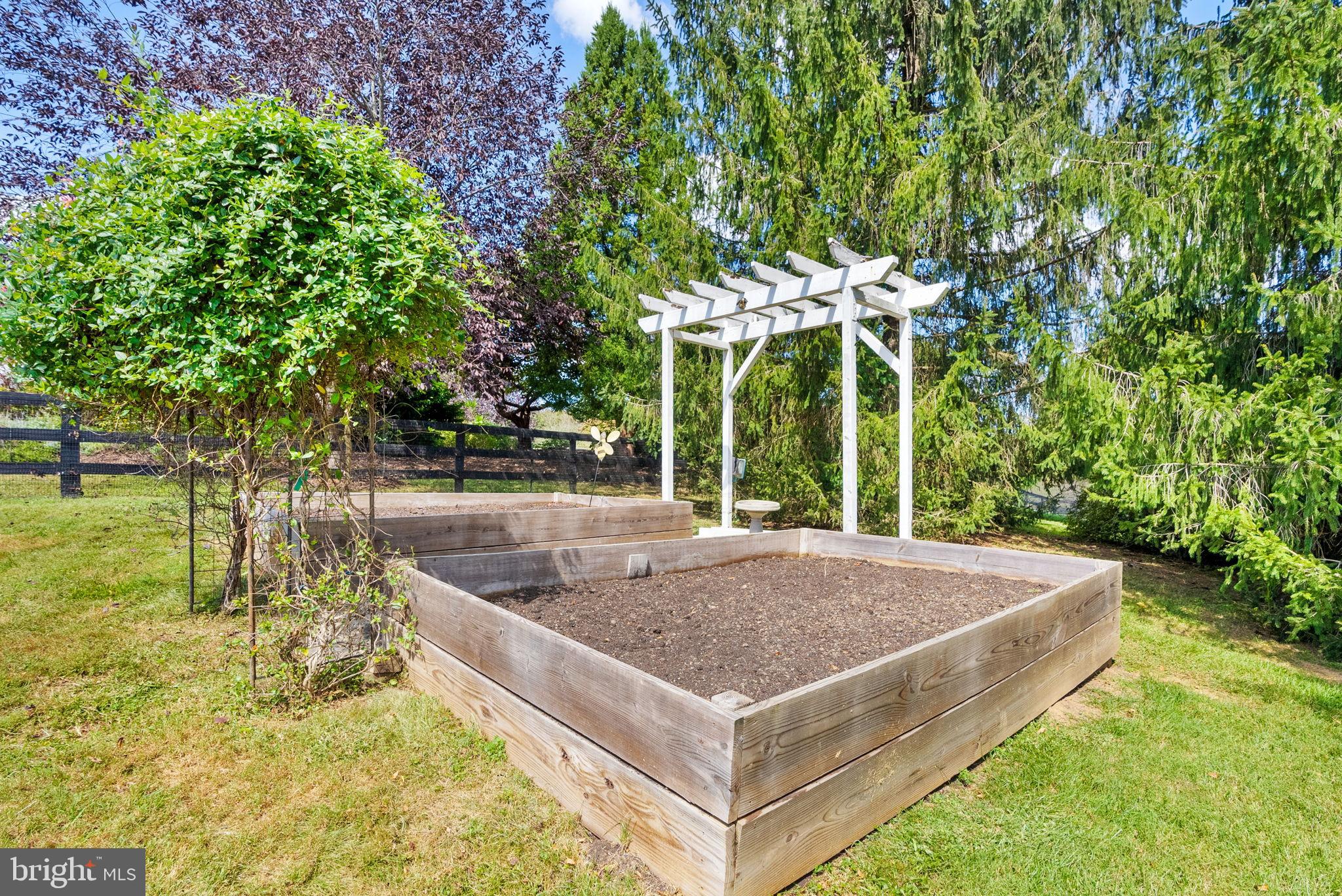 ATOKA CHASE - Residential