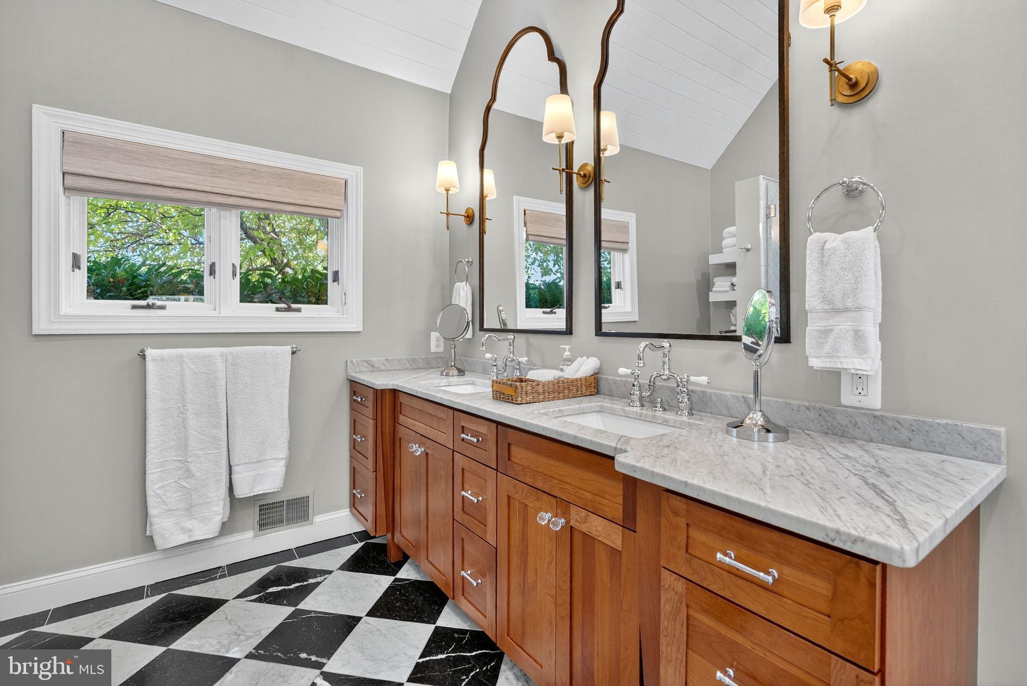 ATOKA CHASE - Residential