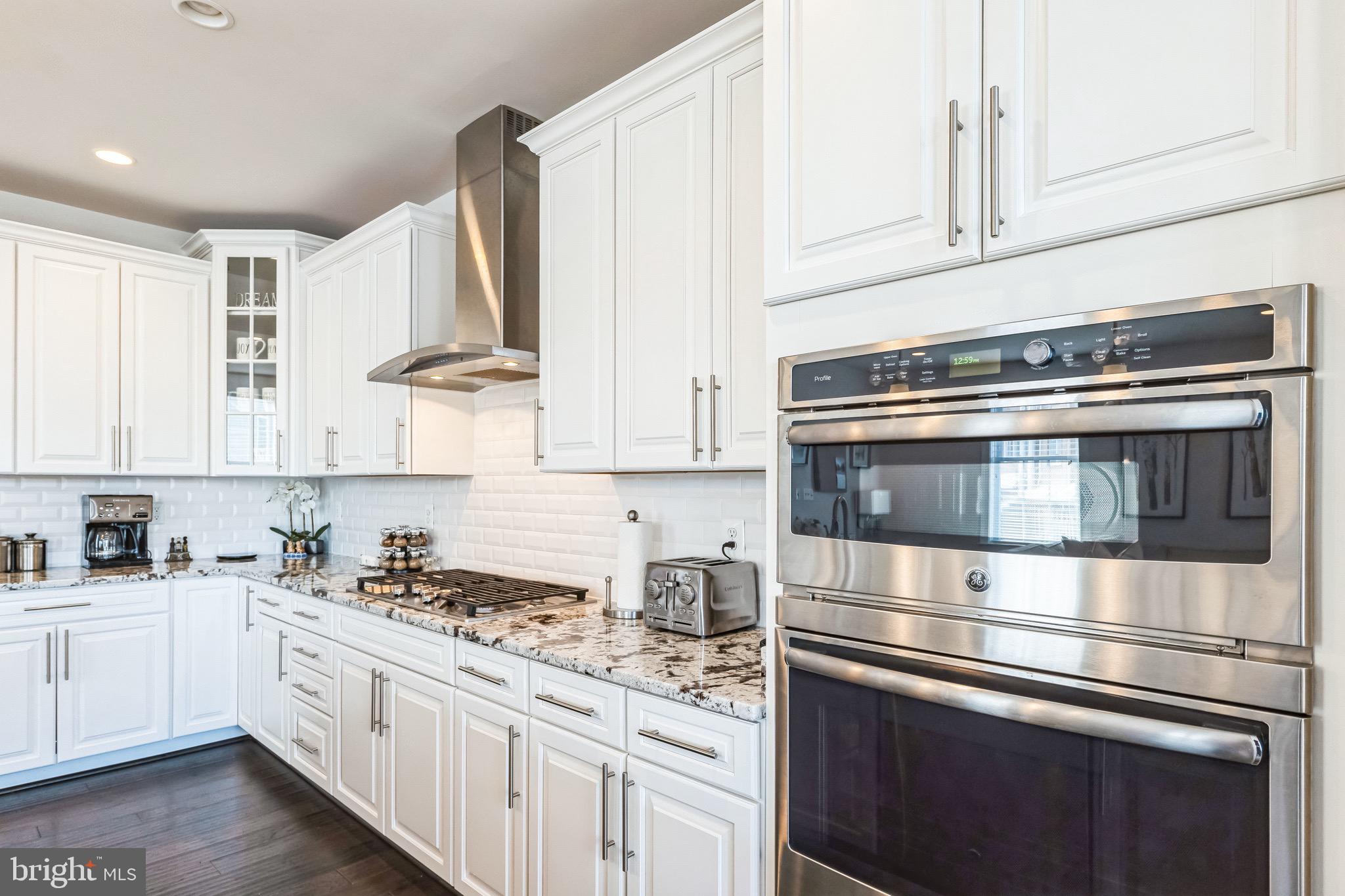 MARLBORO RIDGE - Residential