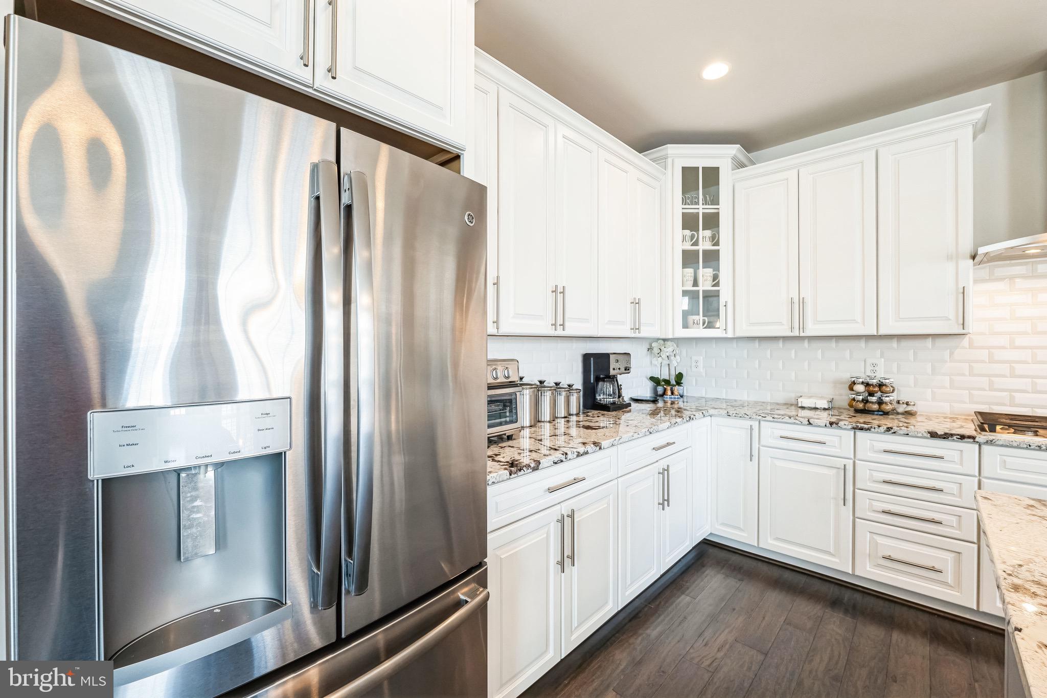 MARLBORO RIDGE - Residential