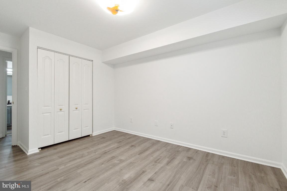 VILLAGE OF MONTGOMERY RUN - Residential Lease