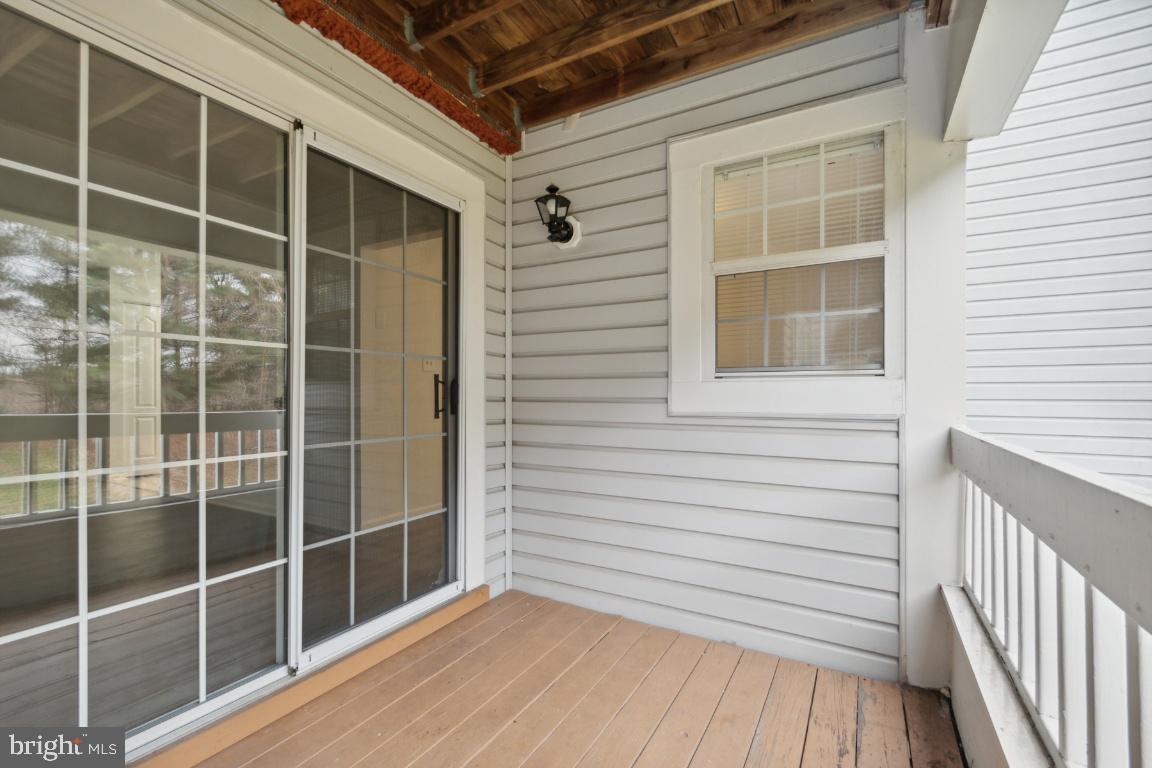 VILLAGE OF MONTGOMERY RUN - Residential Lease