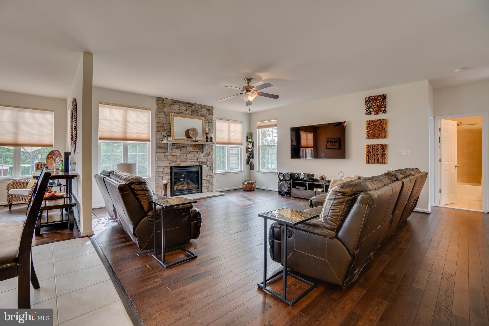 SEASONS LANDING - Residential