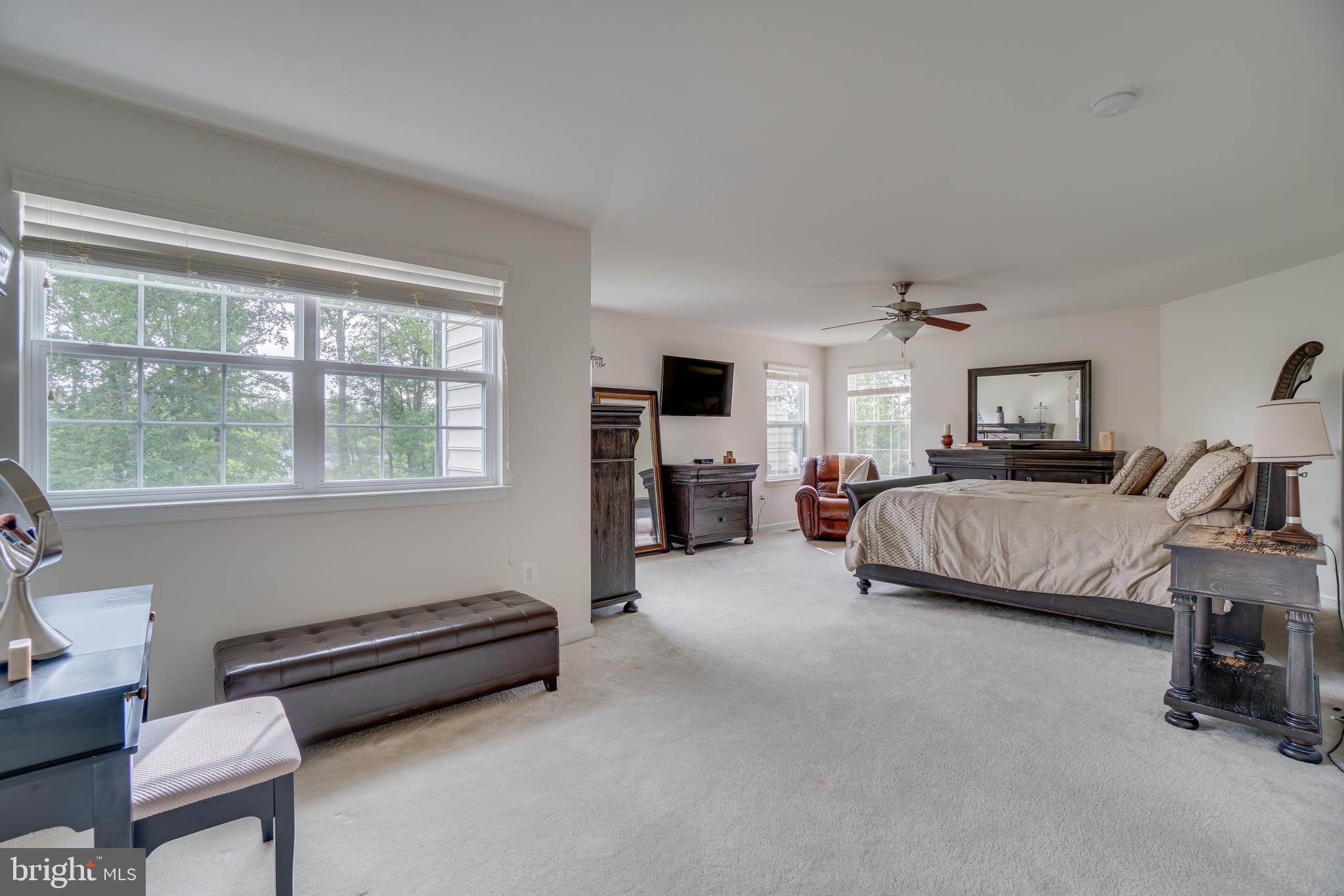 SEASONS LANDING - Residential