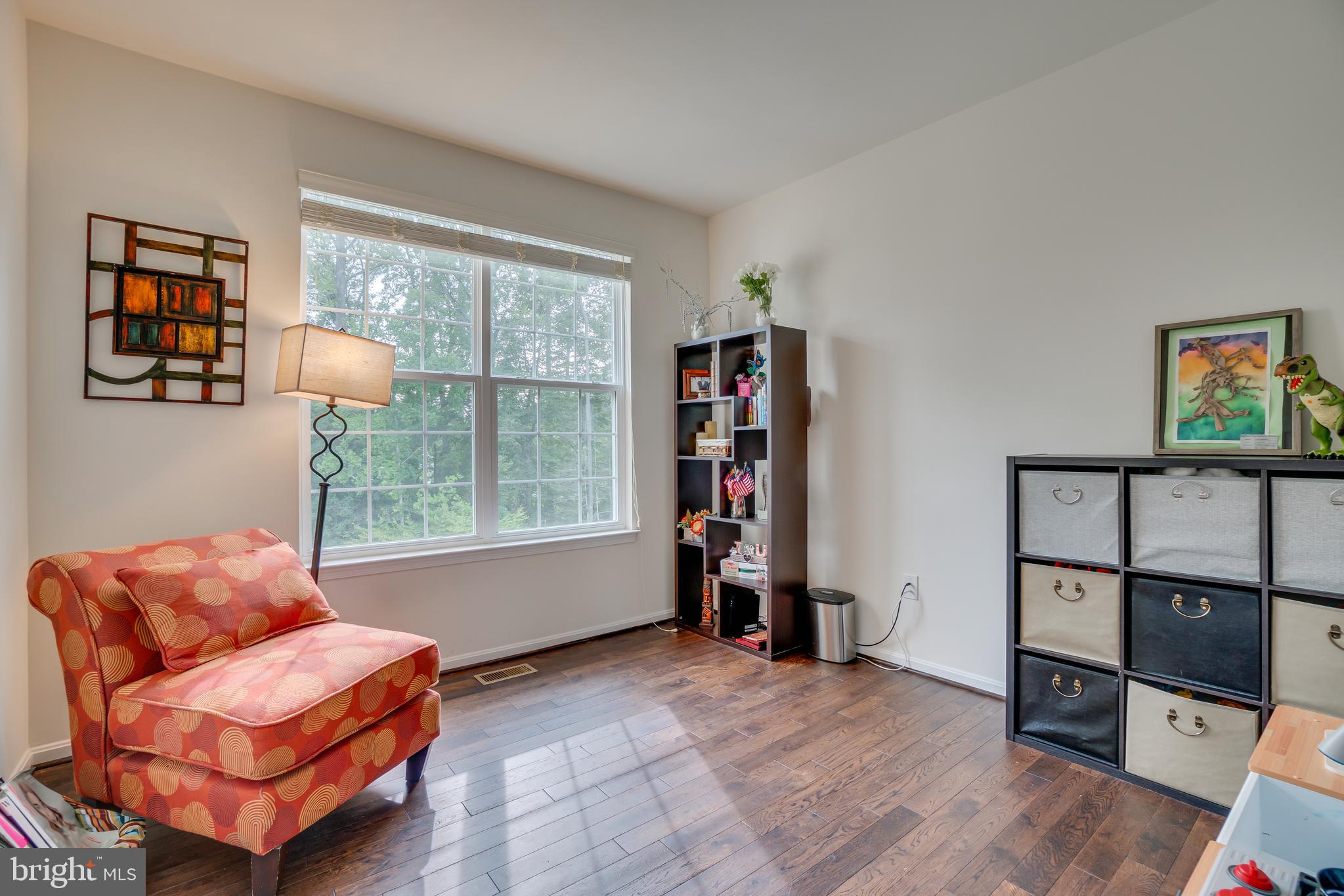 SEASONS LANDING - Residential