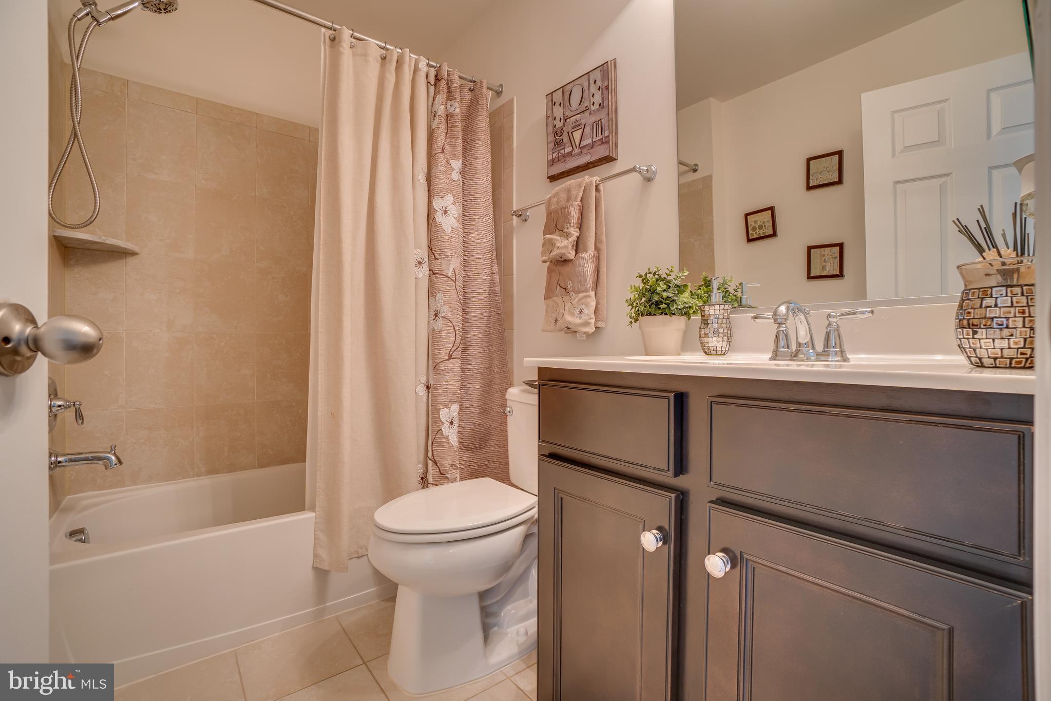 SEASONS LANDING - Residential