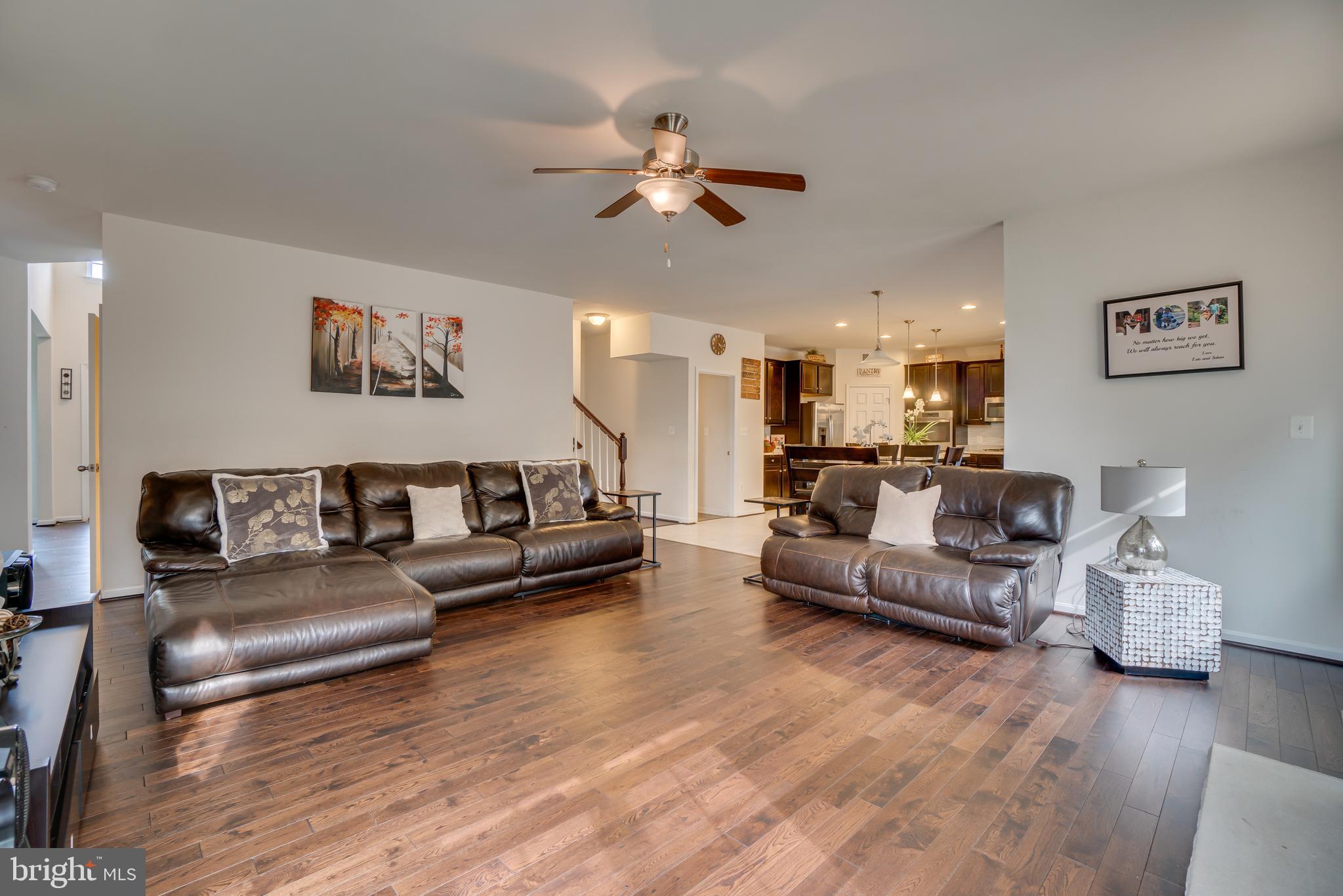 SEASONS LANDING - Residential