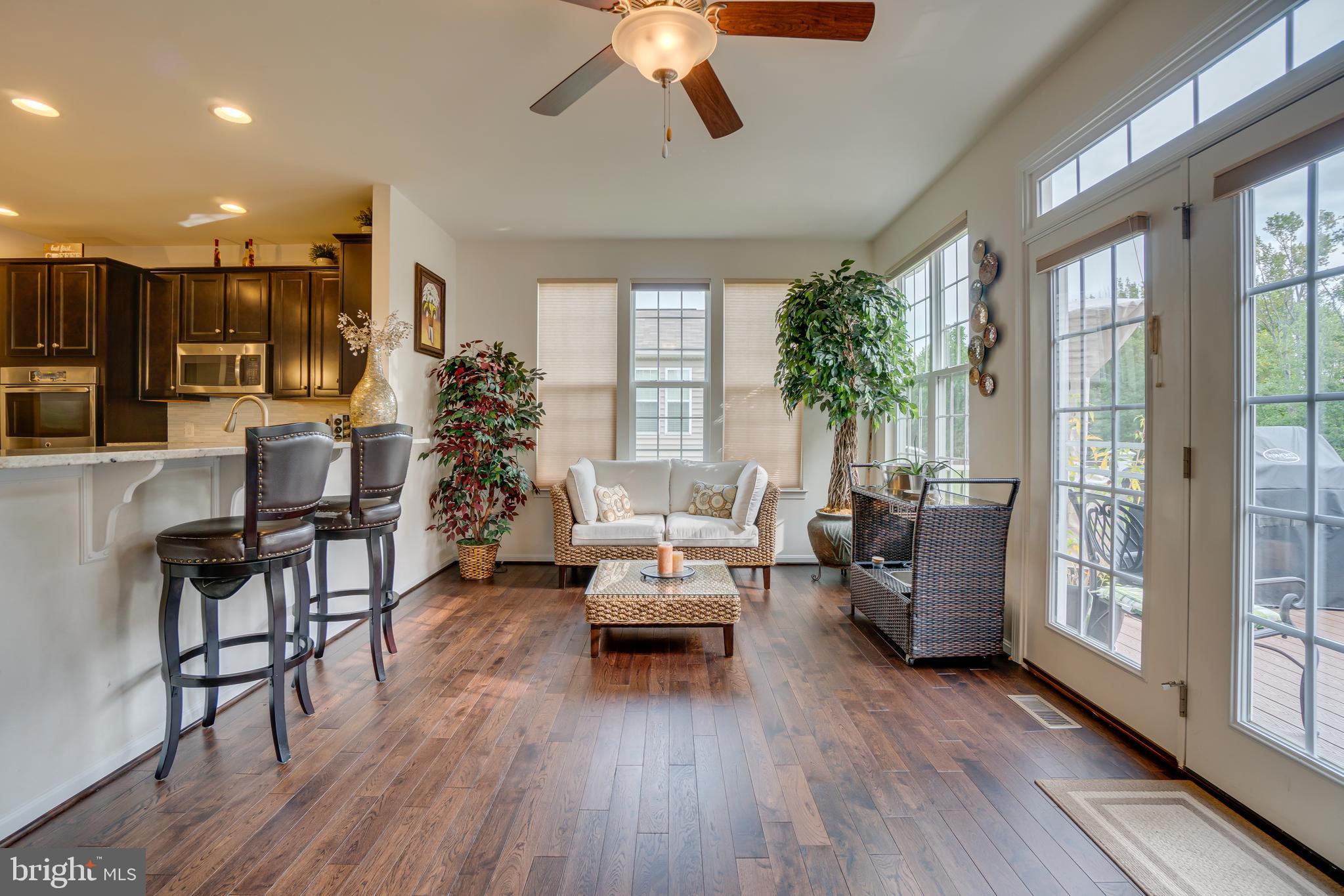 SEASONS LANDING - Residential