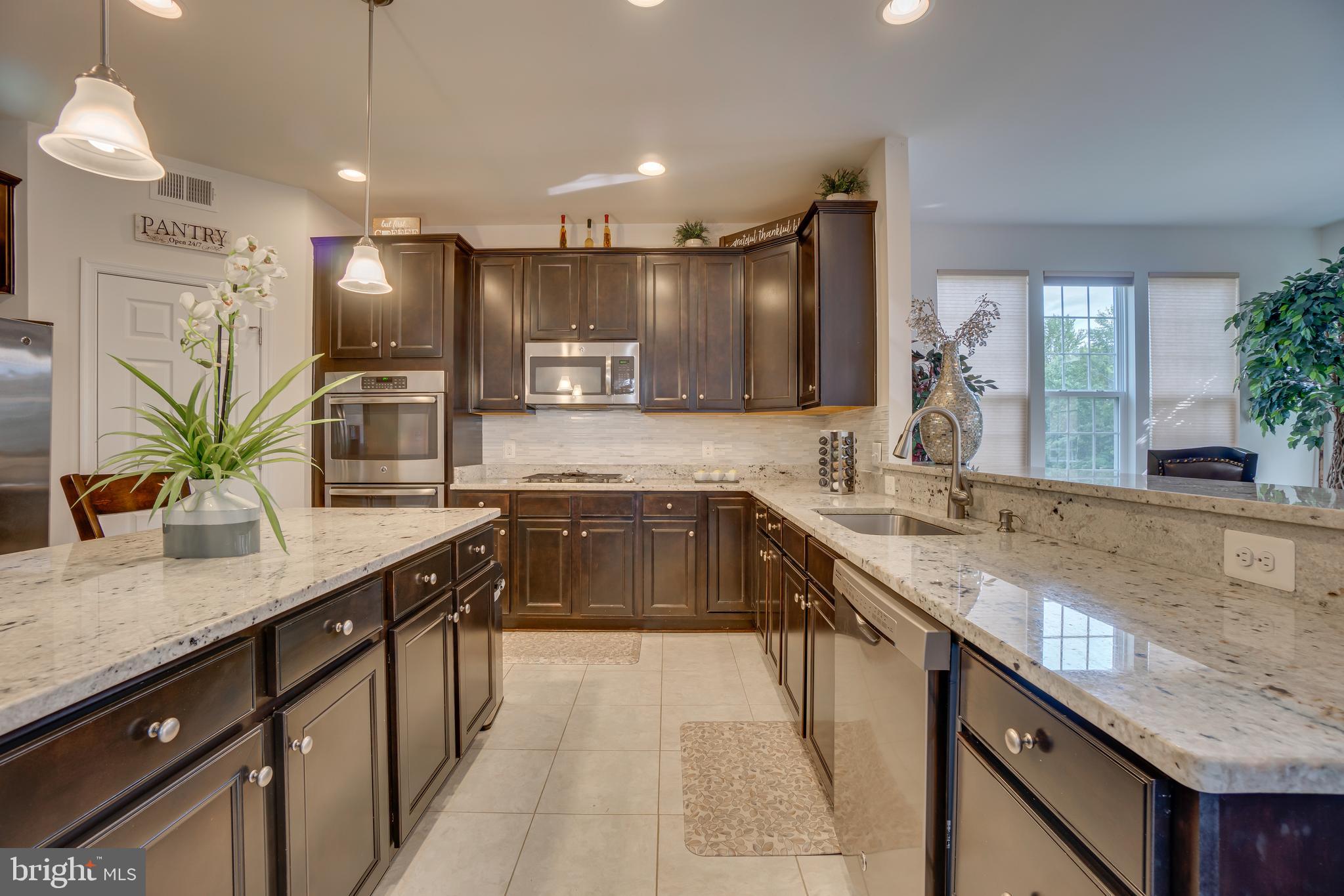 SEASONS LANDING - Residential