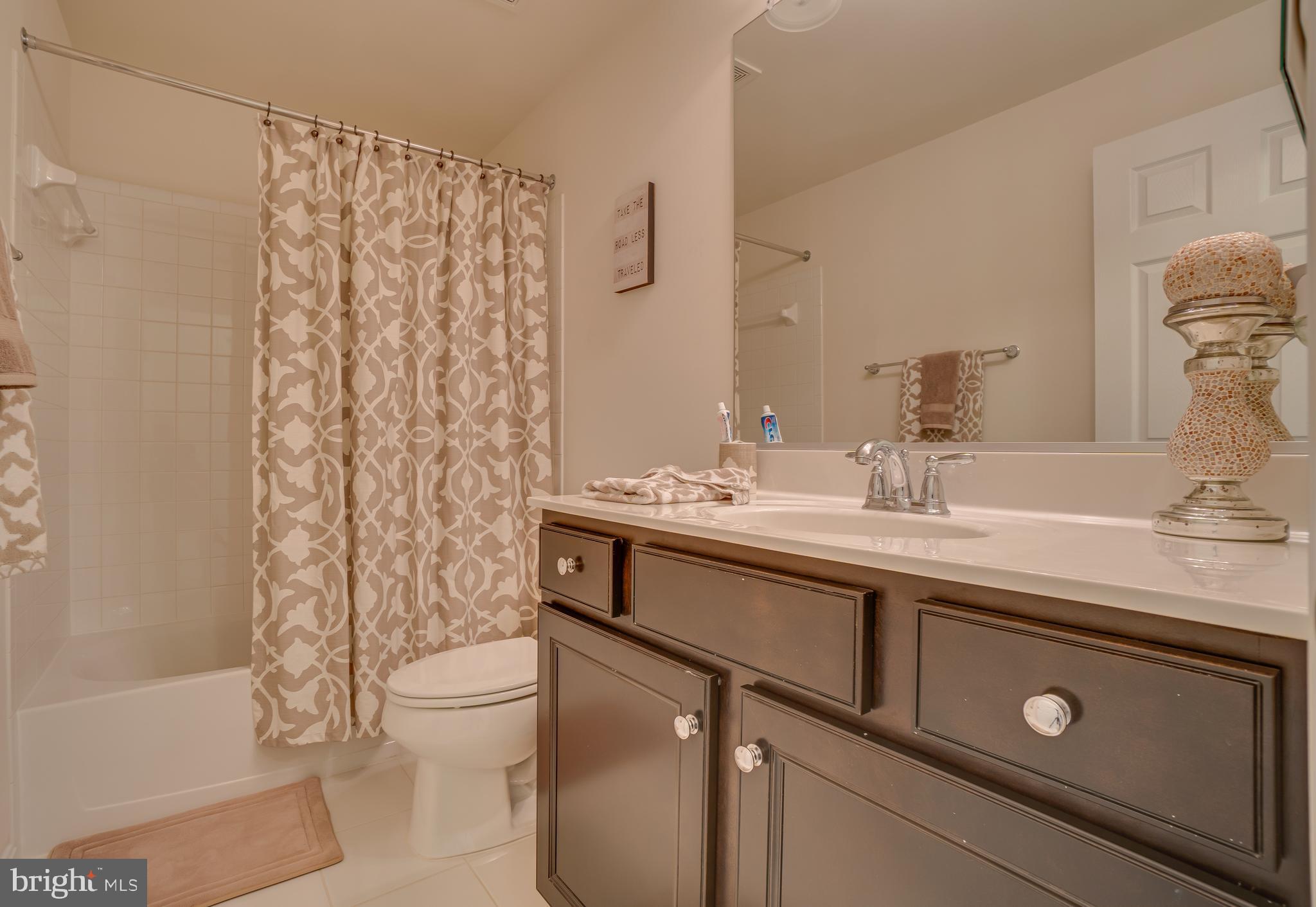 SEASONS LANDING - Residential