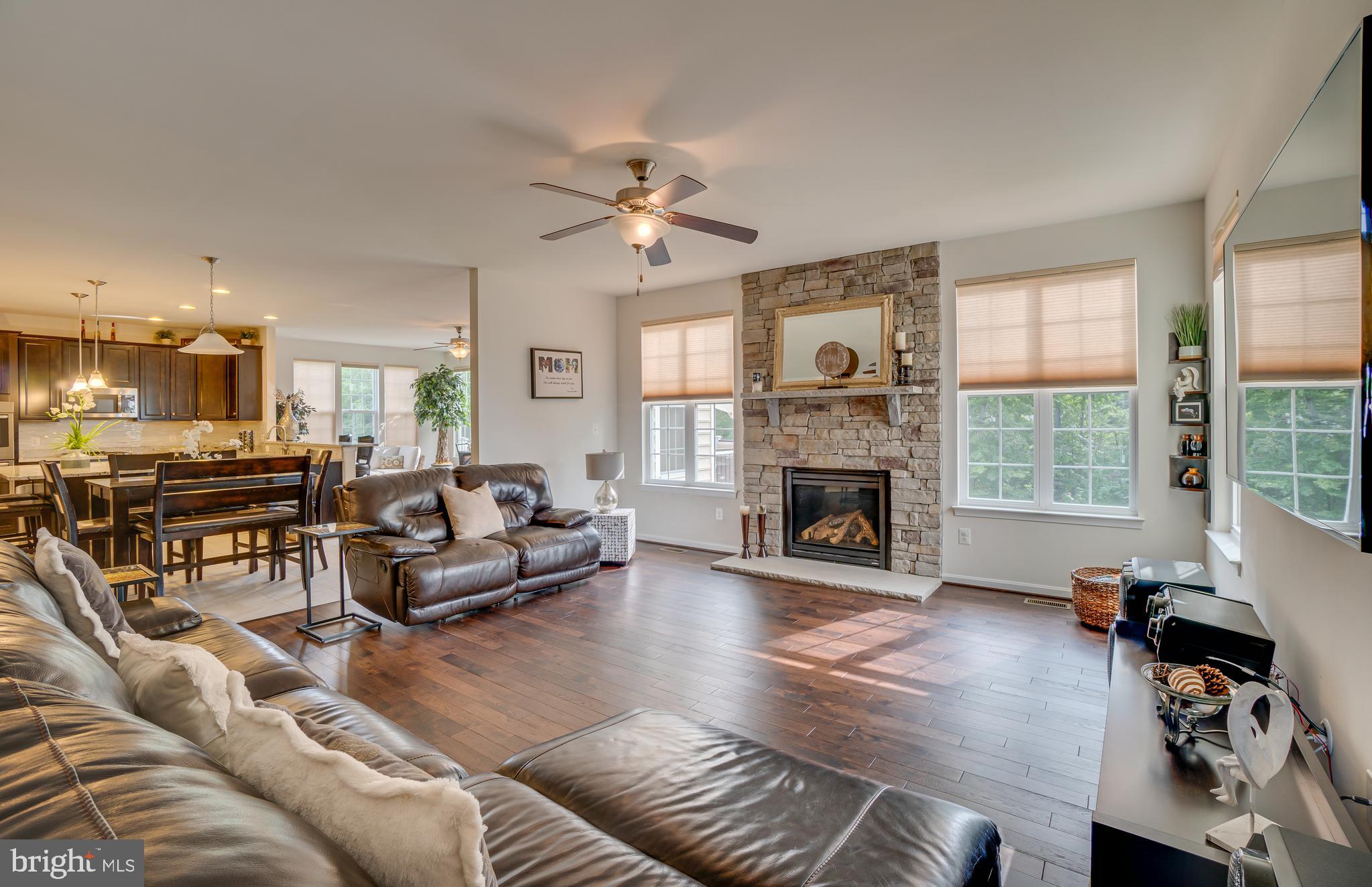 SEASONS LANDING - Residential