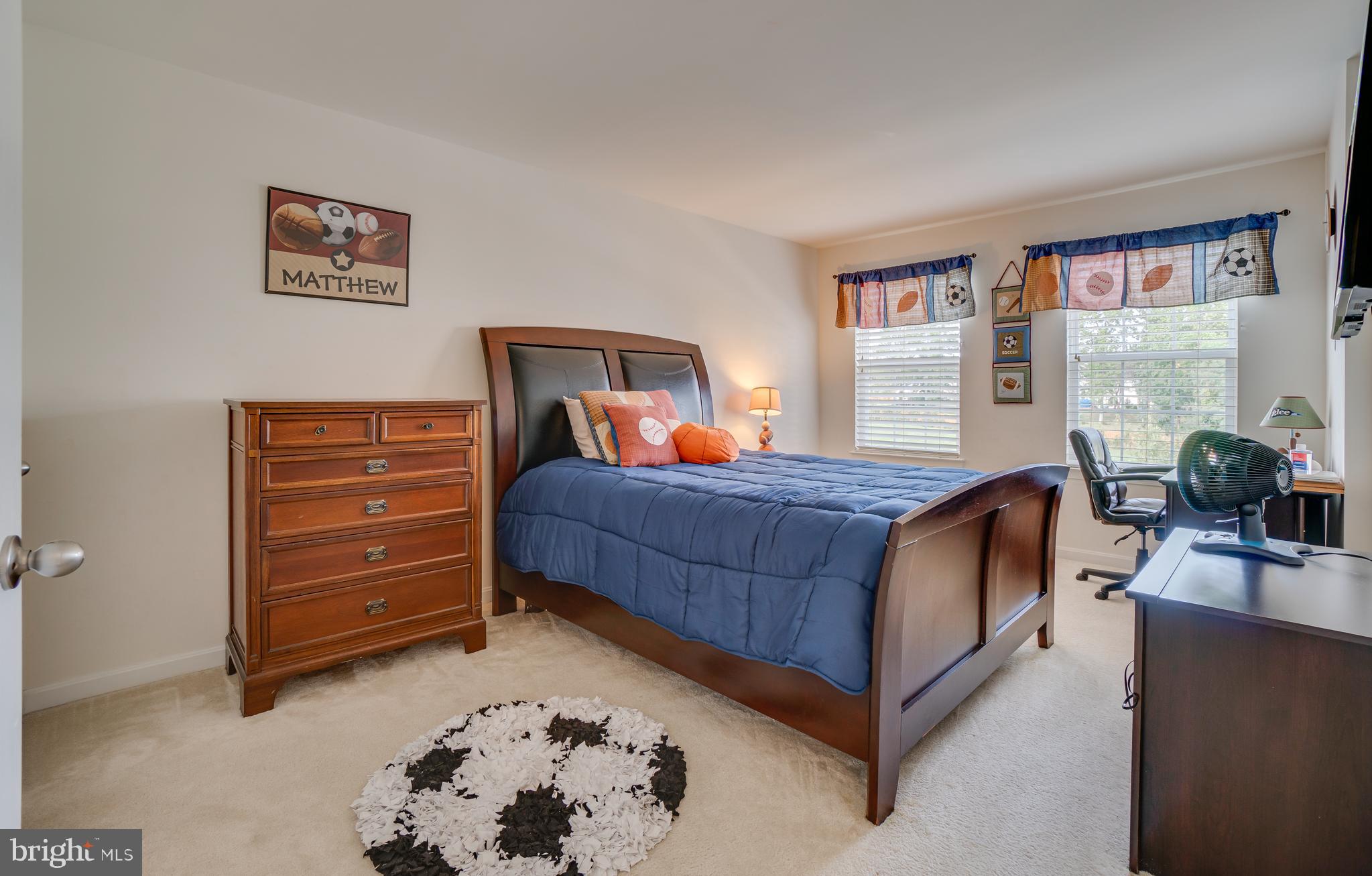 SEASONS LANDING - Residential