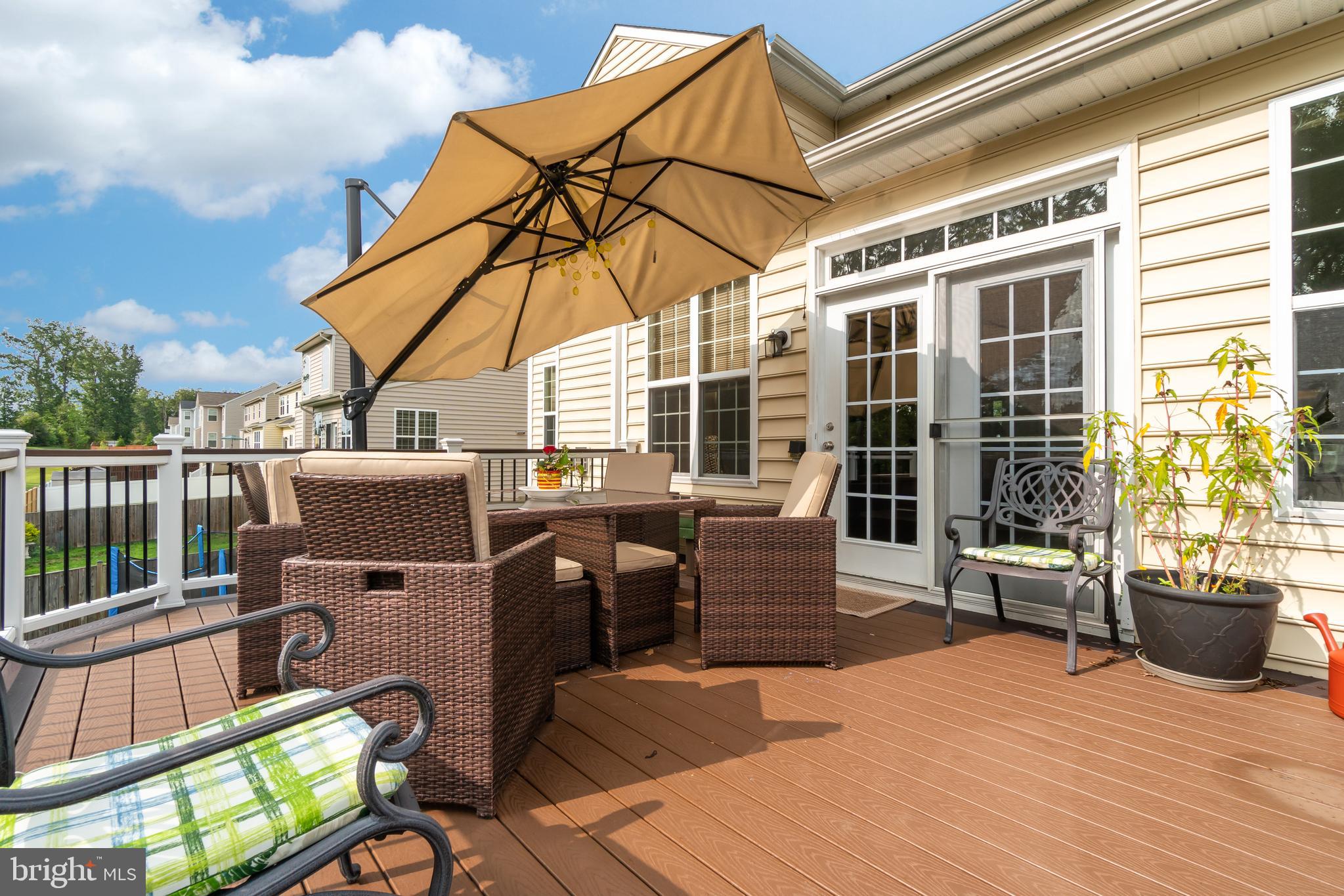 SEASONS LANDING - Residential