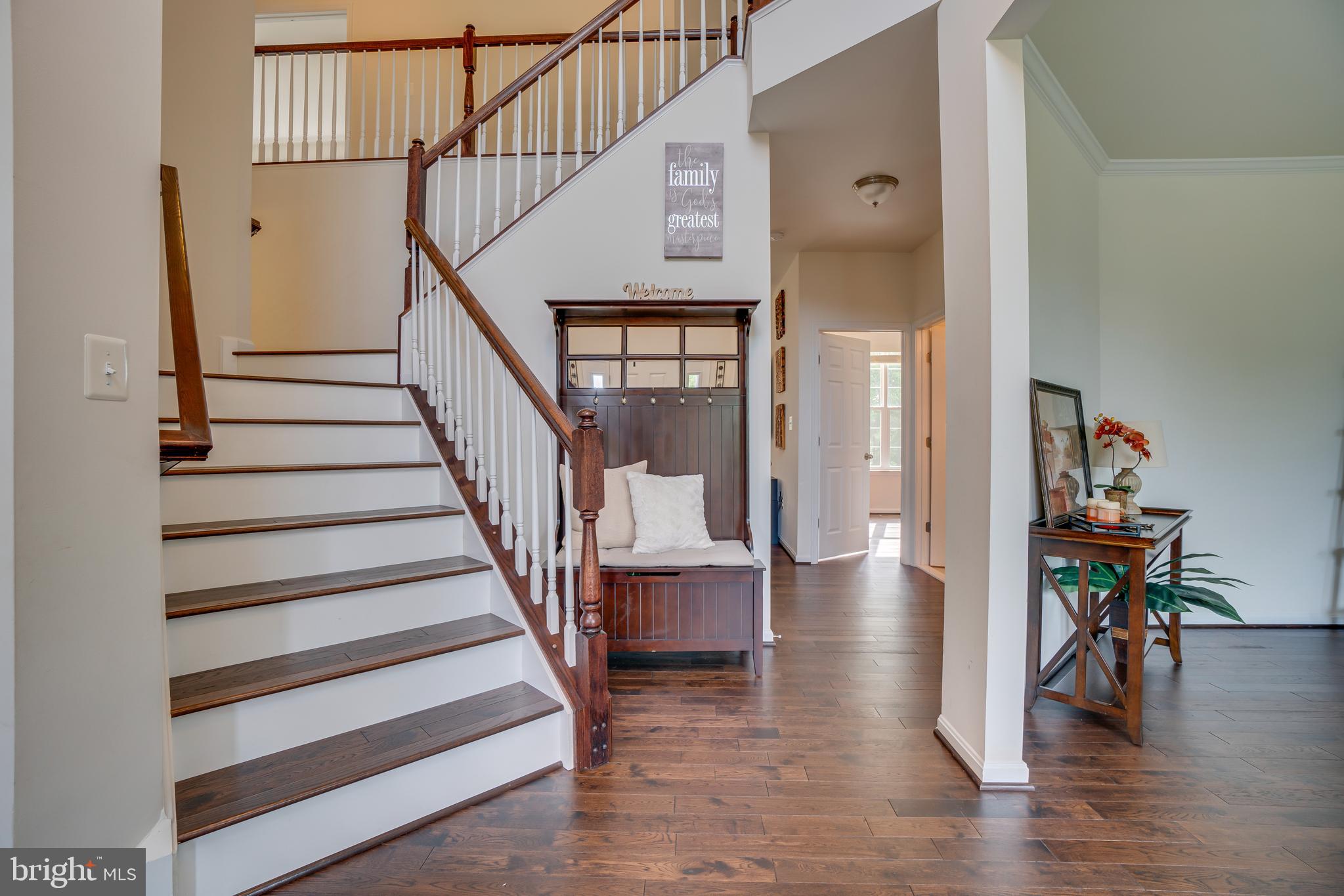 SEASONS LANDING - Residential