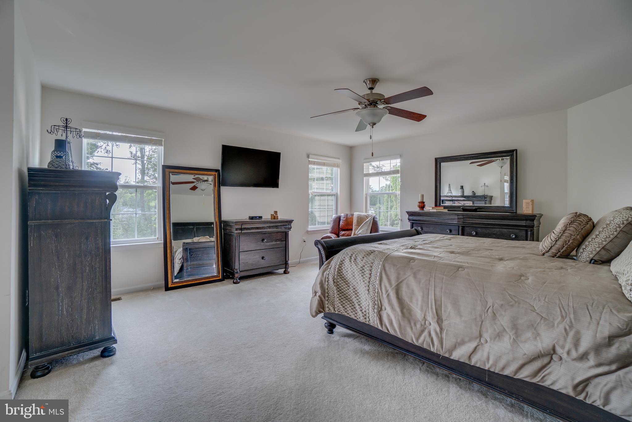 SEASONS LANDING - Residential