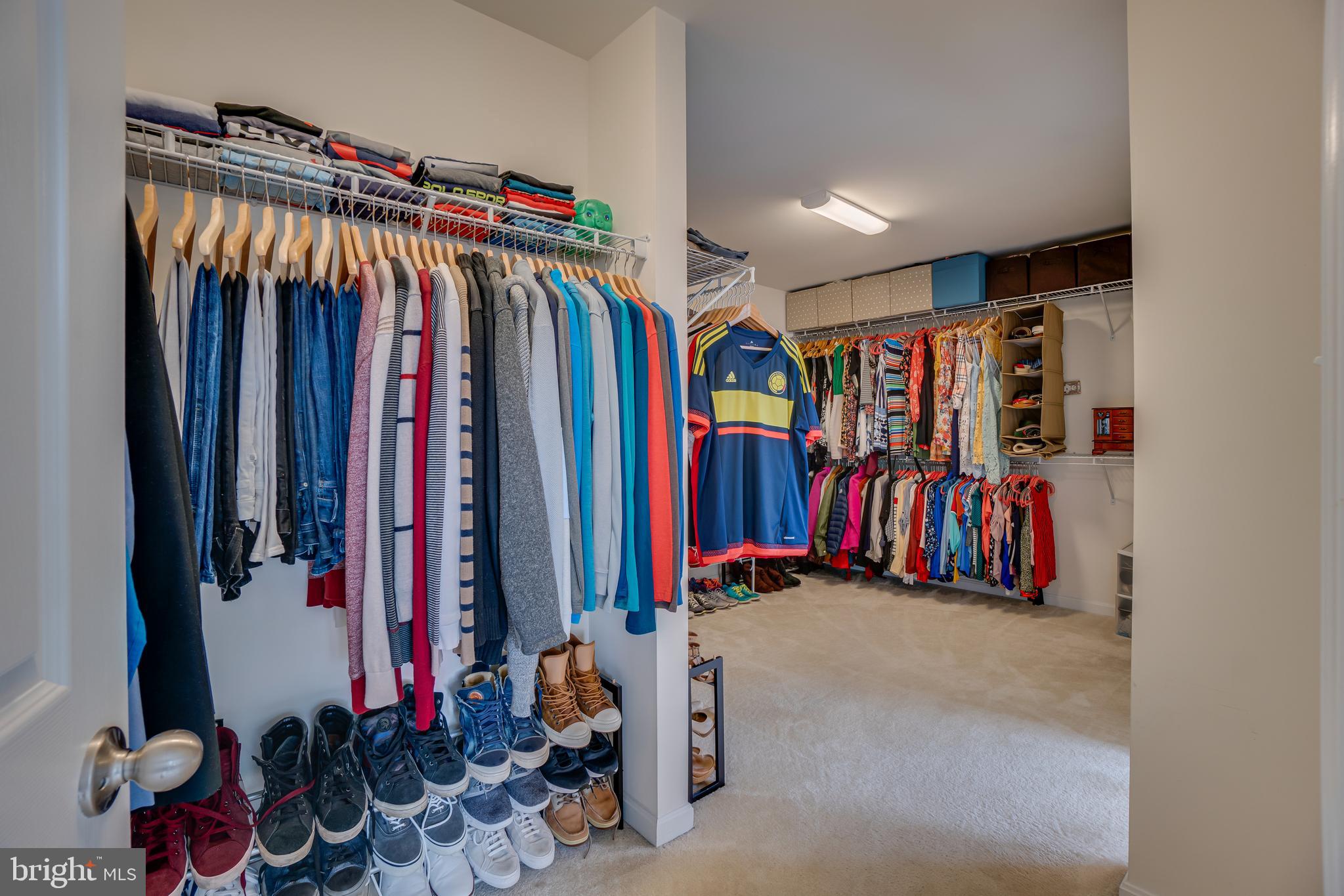 SEASONS LANDING - Residential