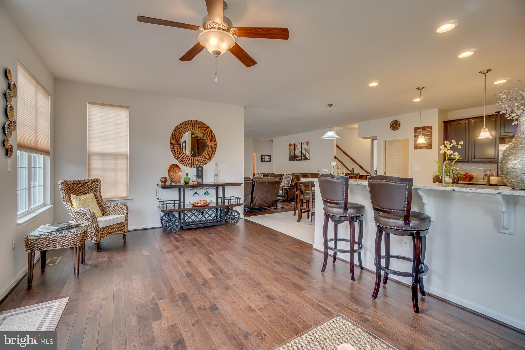 SEASONS LANDING - Residential