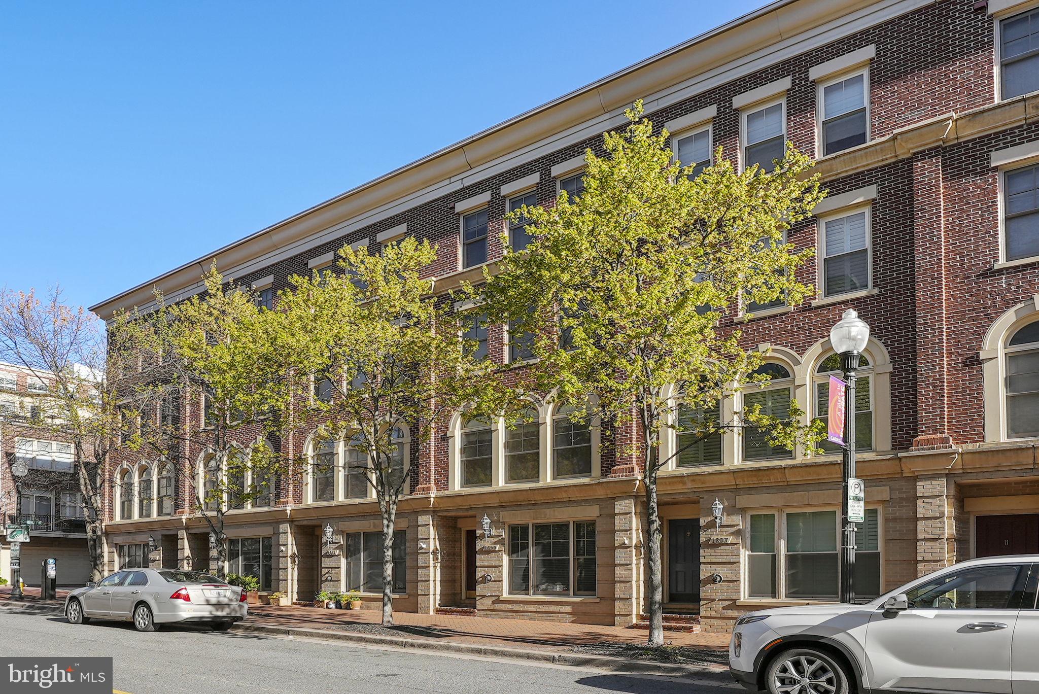 OLD TOWN ALEXANDRIA - Residential