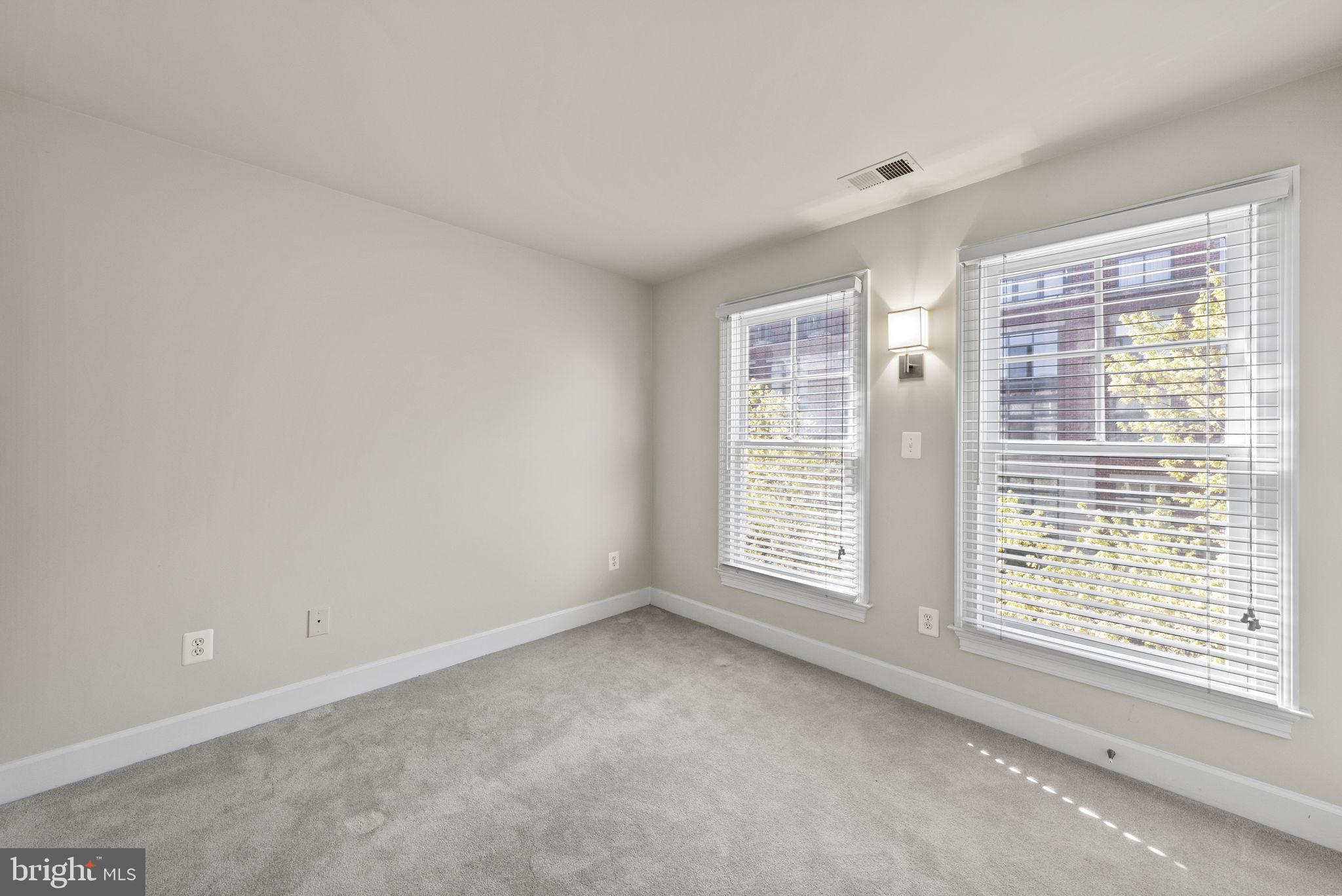 OLD TOWN ALEXANDRIA - Residential