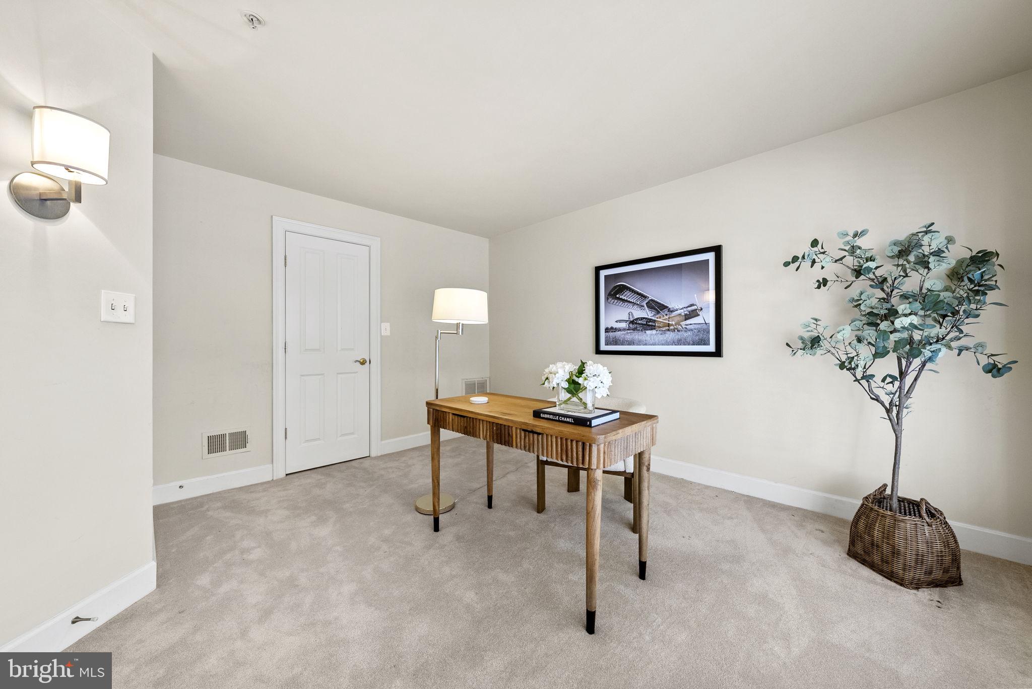 OLD TOWN ALEXANDRIA - Residential