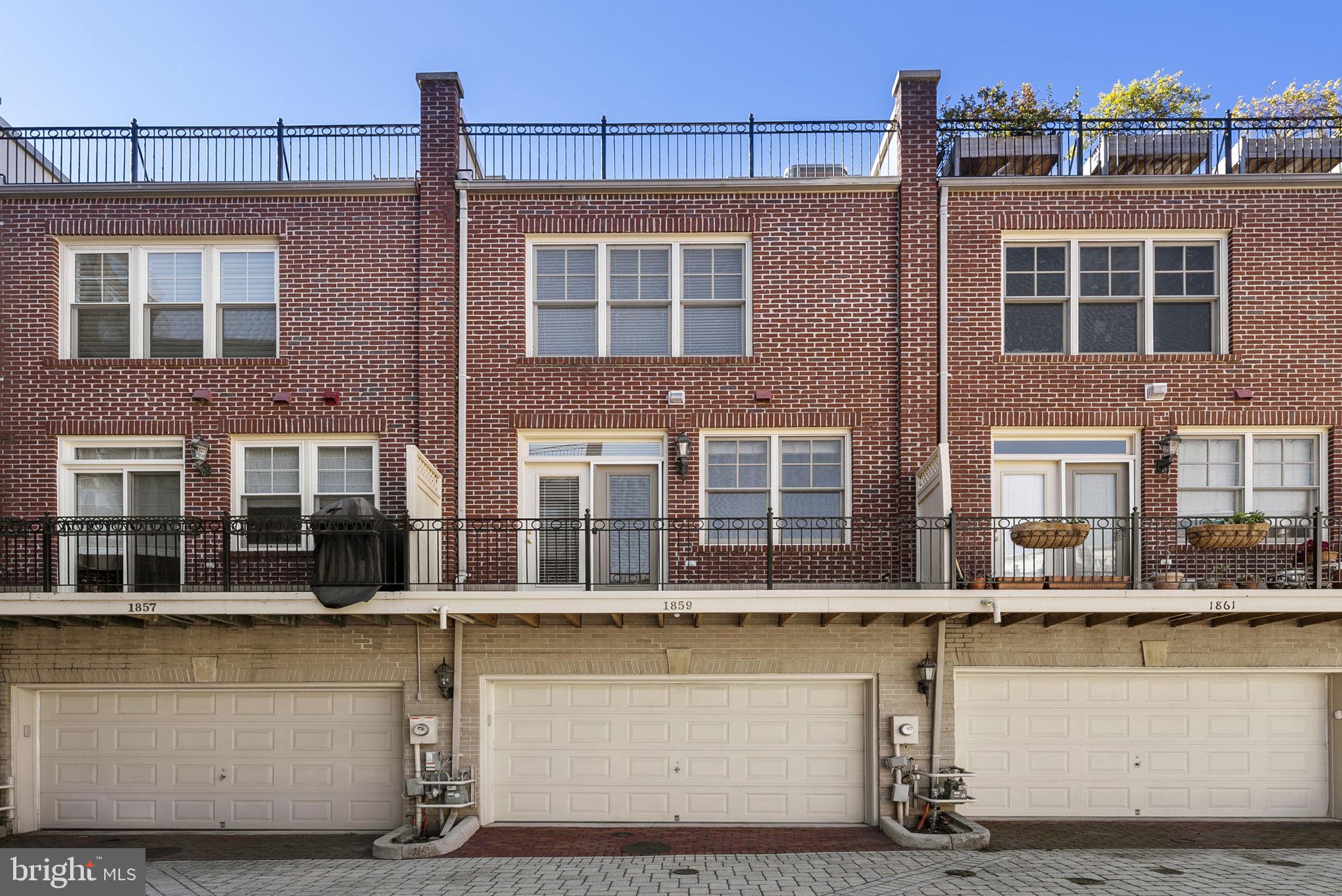 OLD TOWN ALEXANDRIA - Residential