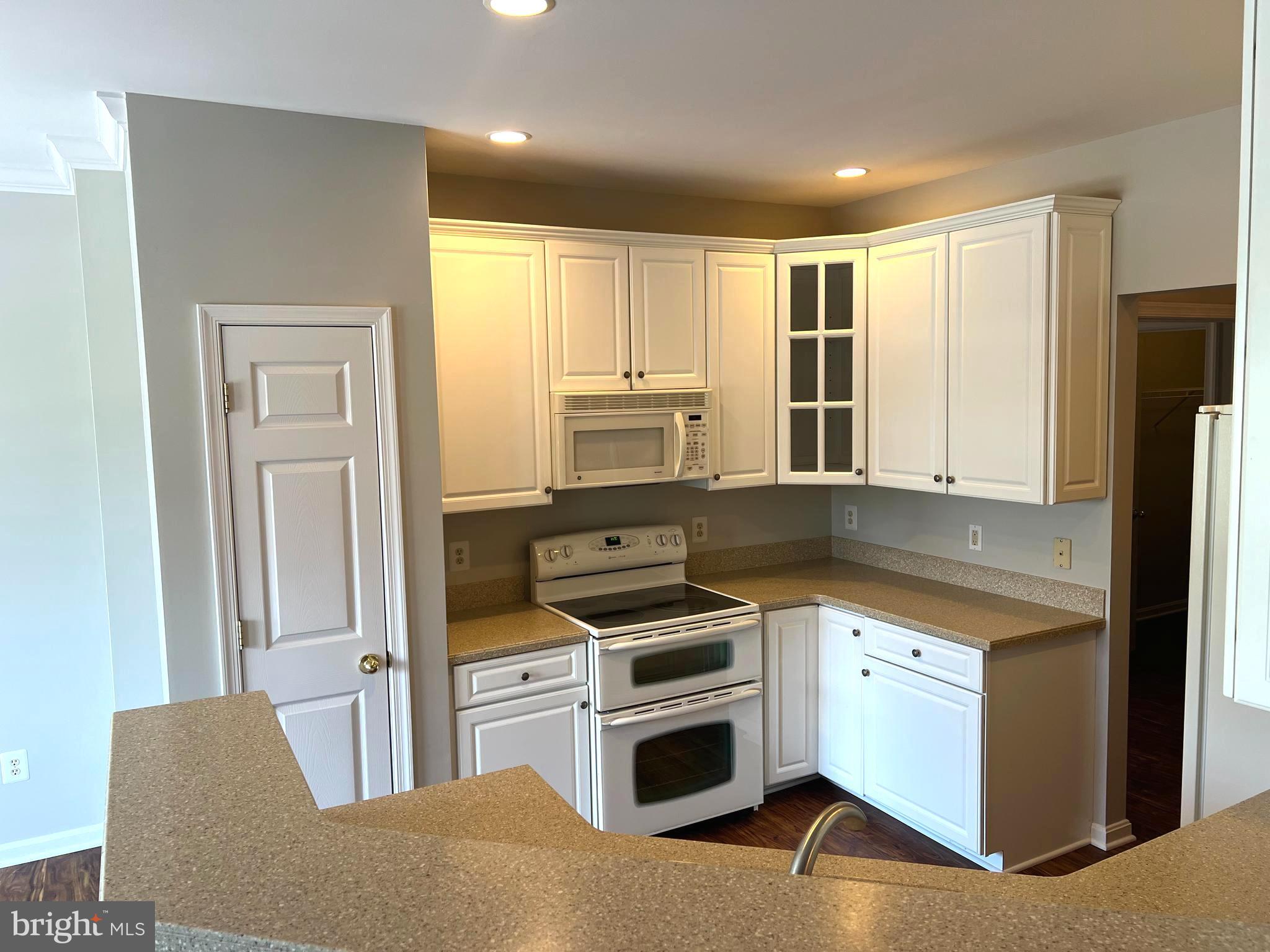 HOPEWELL POINTE - Residential