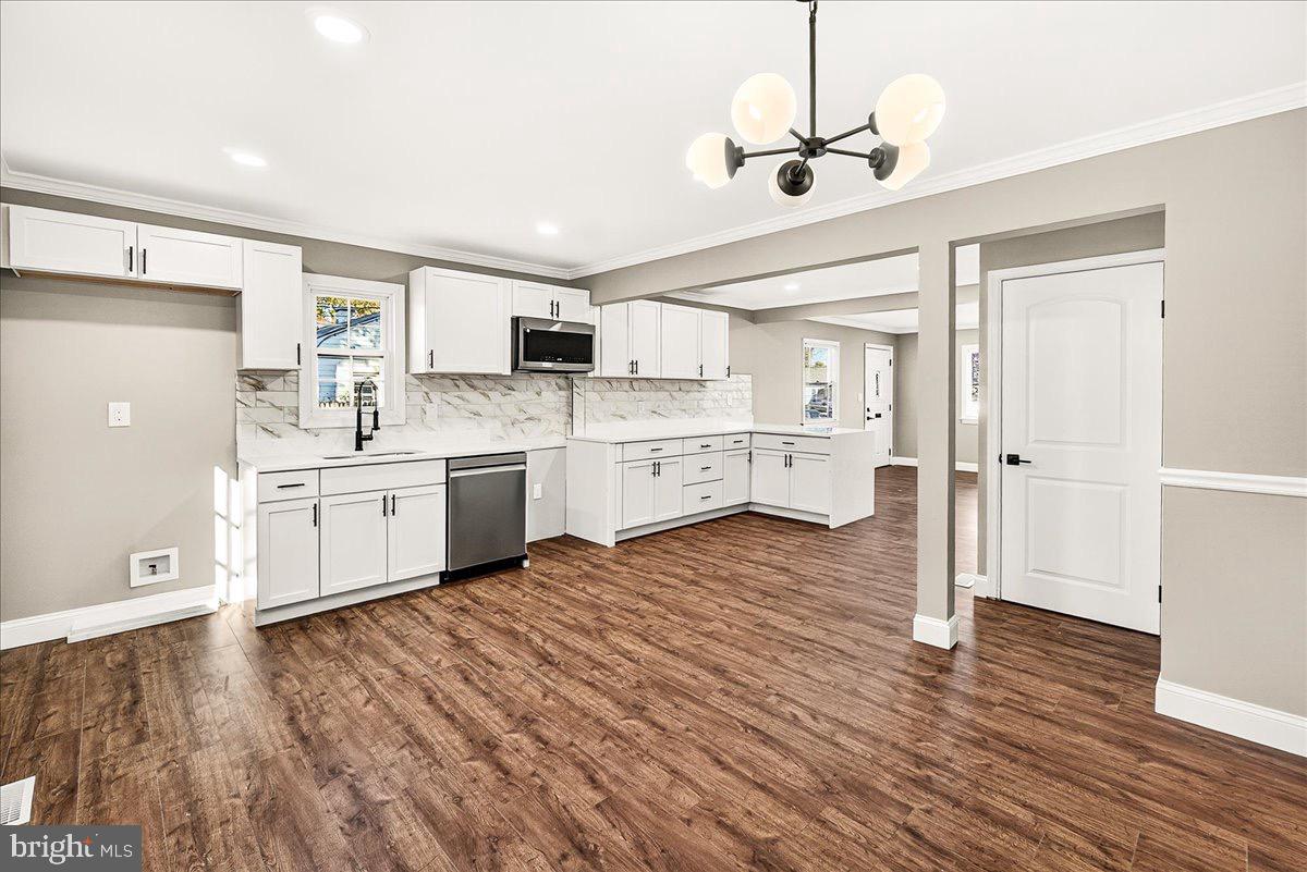 807 MONTCLAIRE AVENUE