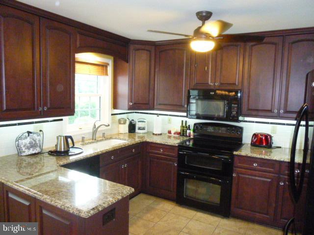 CARRINGTON CROSSING - Residential