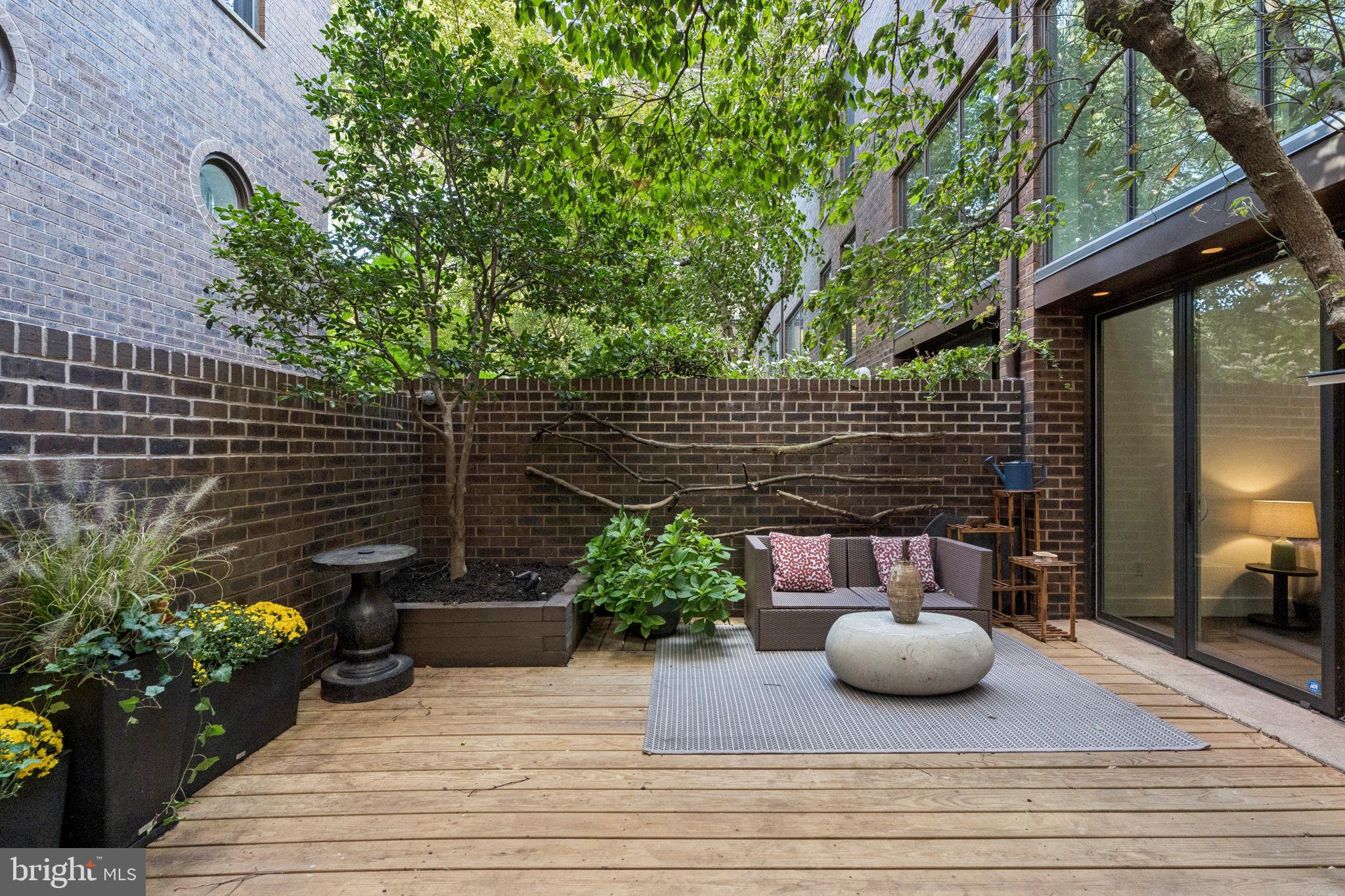 WASHINGTON SQ - Residential