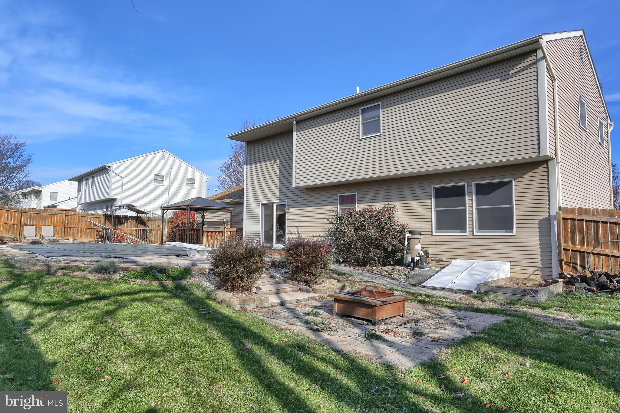 LAUREL HILLS - Residential