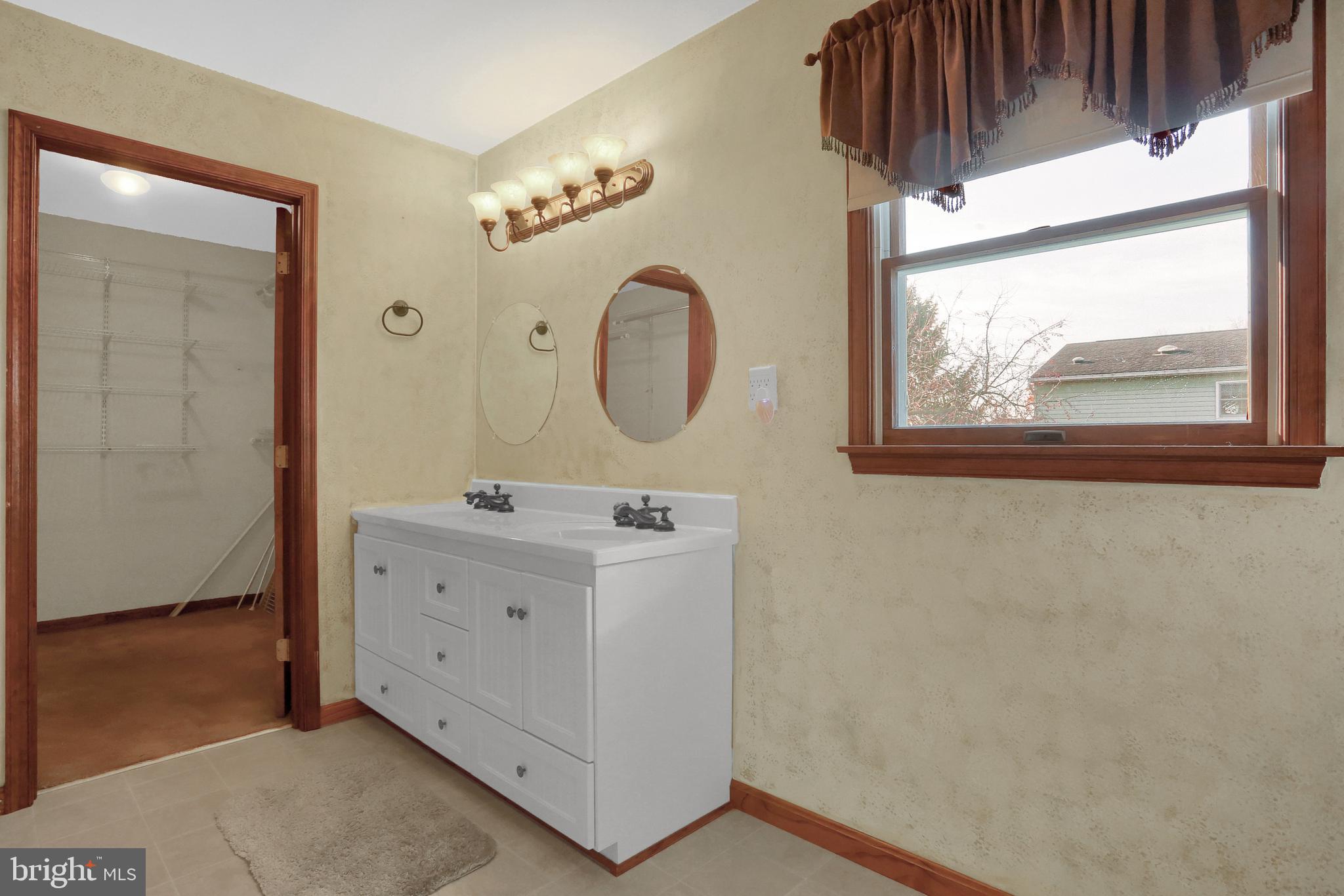 LAUREL HILLS - Residential