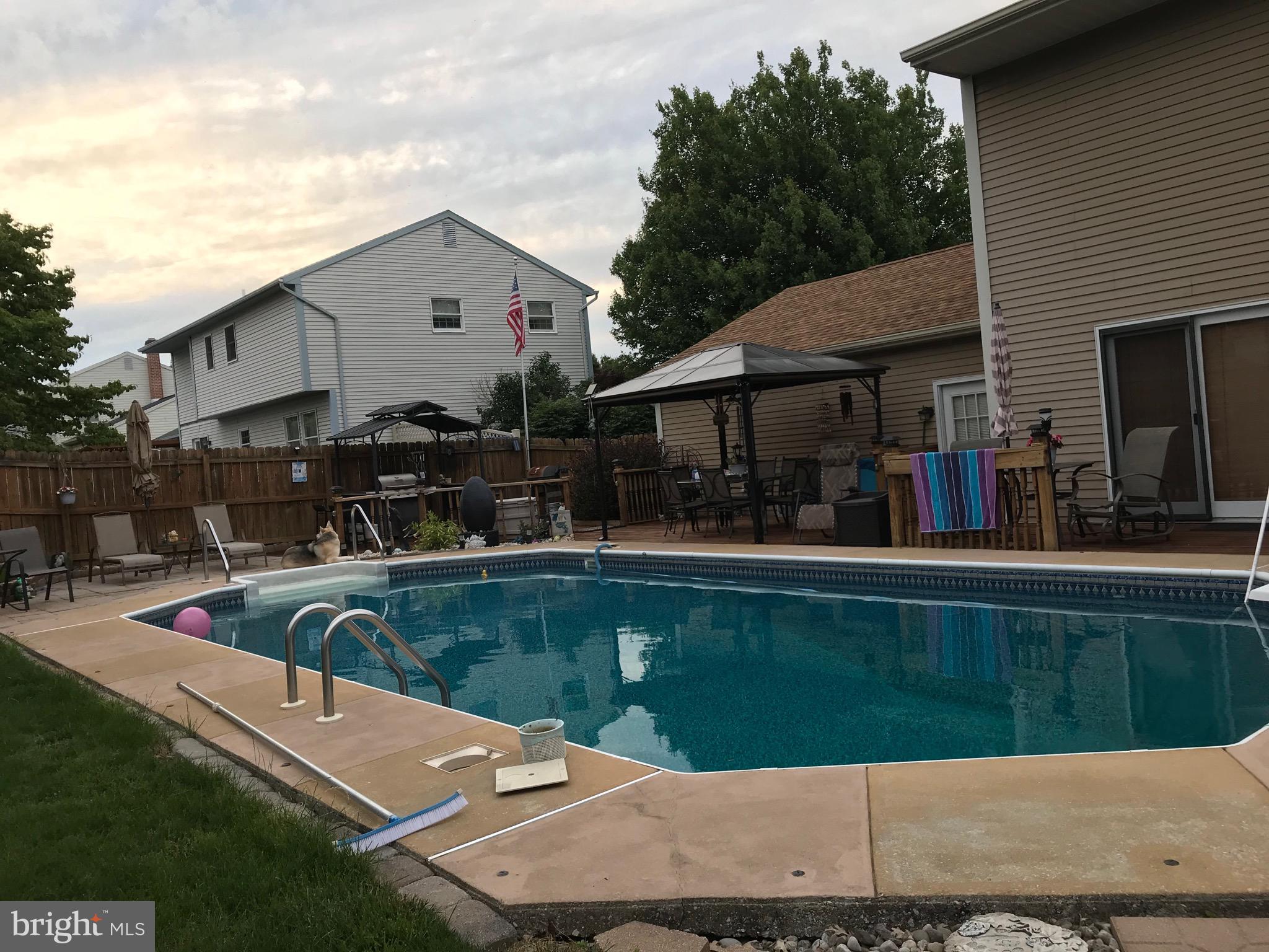 LAUREL HILLS - Residential