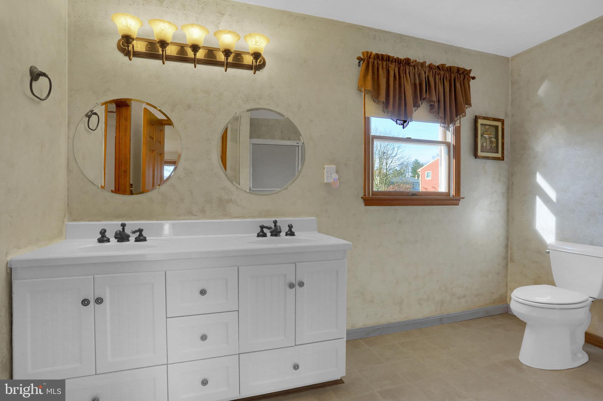 LAUREL HILLS - Residential