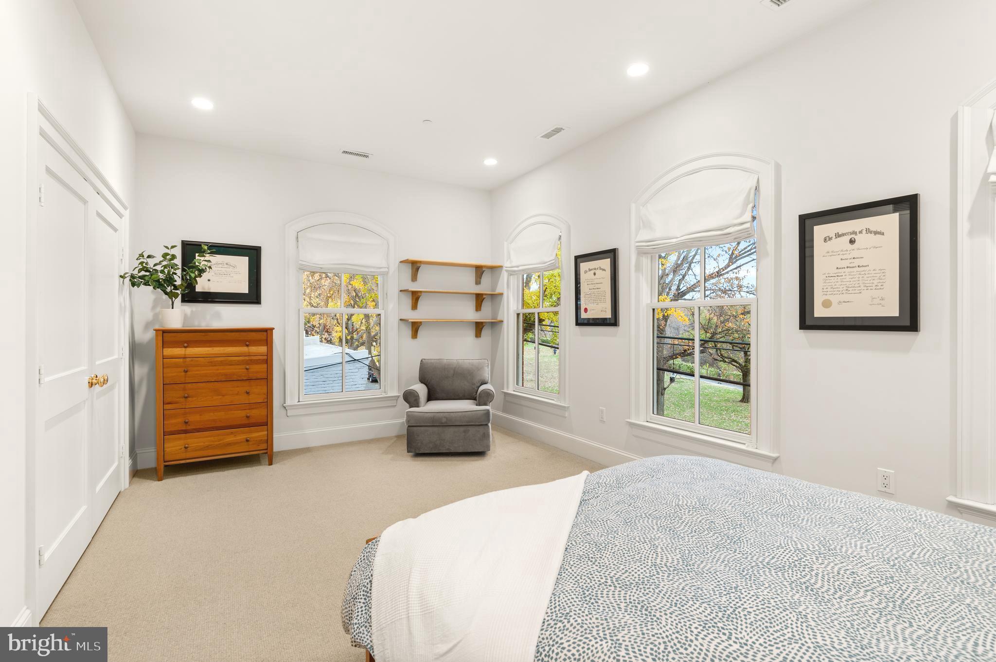 GEORGETOWN - Residential