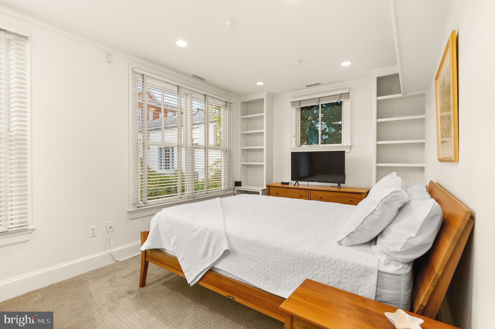 GEORGETOWN - Residential