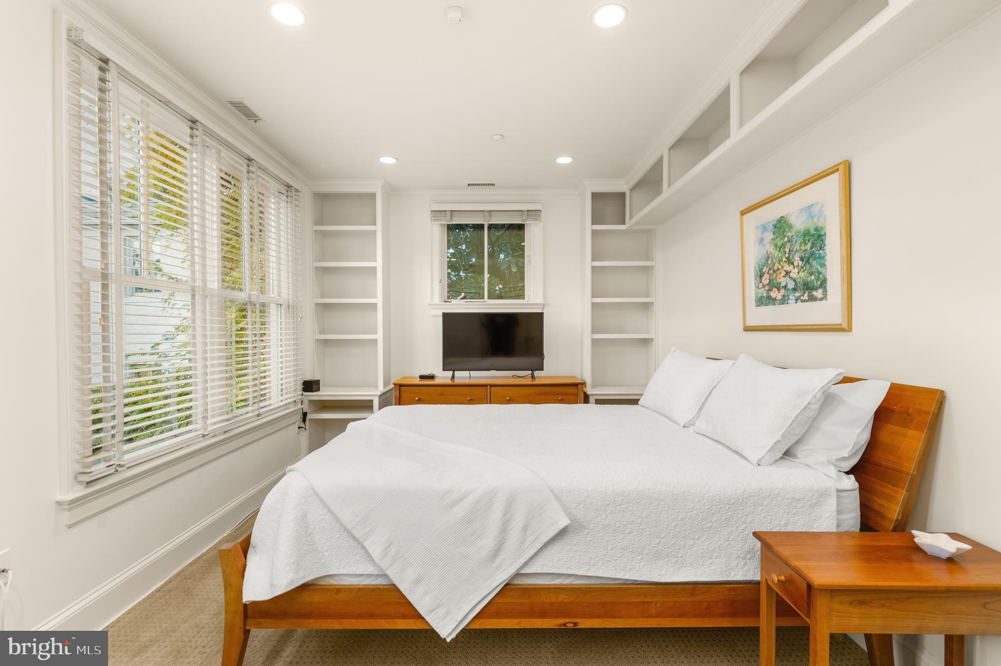 GEORGETOWN - Residential