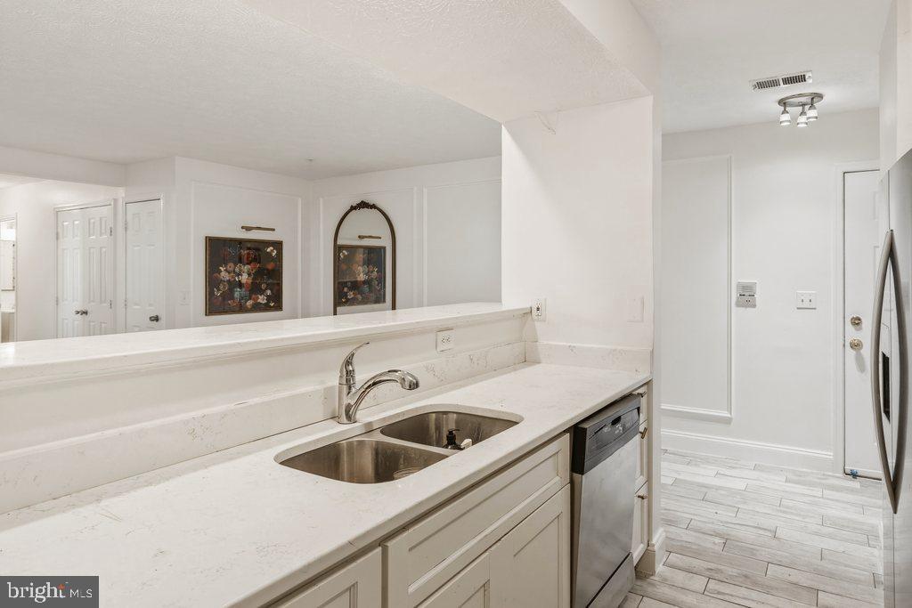 ELKRIDGE TOWN CENTER - Residential