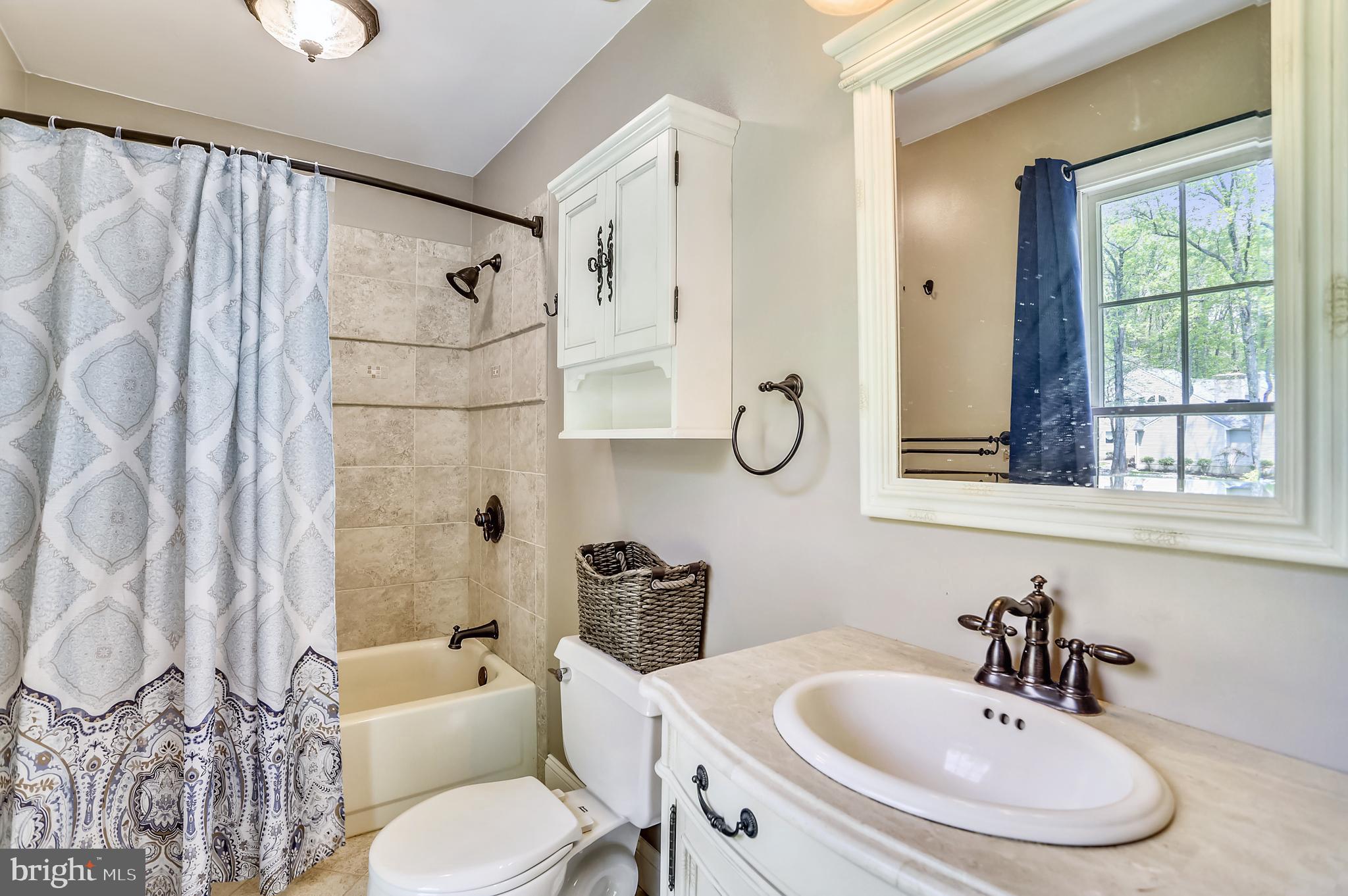 TALL OAKS - Residential