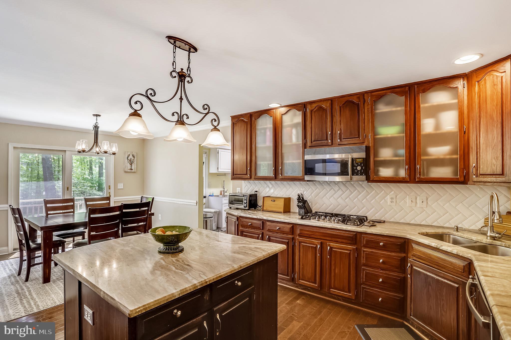 TALL OAKS - Residential