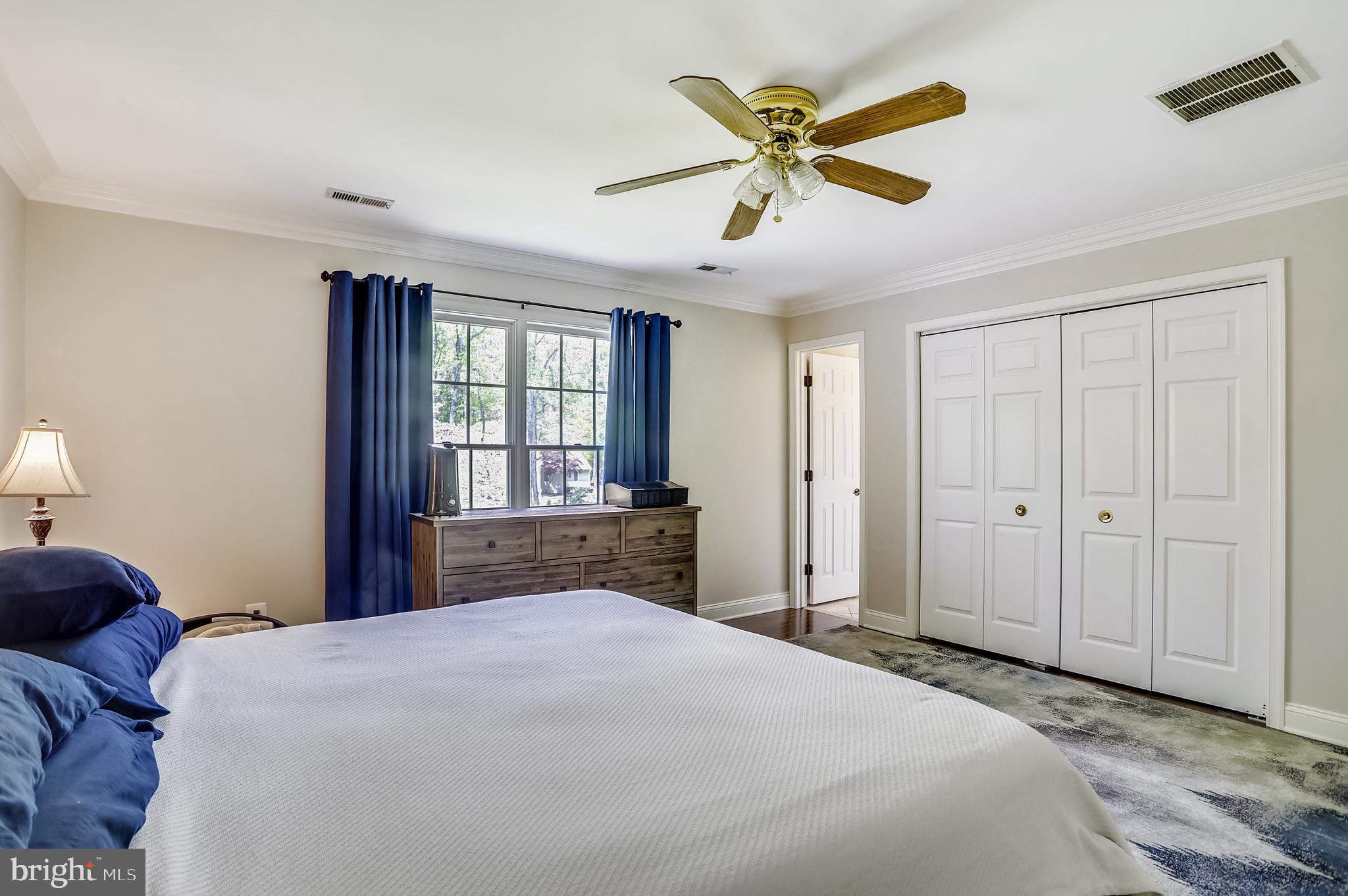 TALL OAKS - Residential