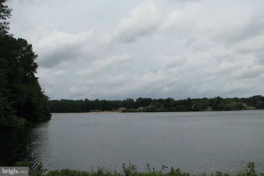 Enjoy boating, fishing, swimming, camping and more in this amenity filled community located between Richmond and DC.  Buy today and enjoy the amenities Power boats, kayaks, pontoons and other water craft are allowed.  Priced below tax value.  Recreational lot