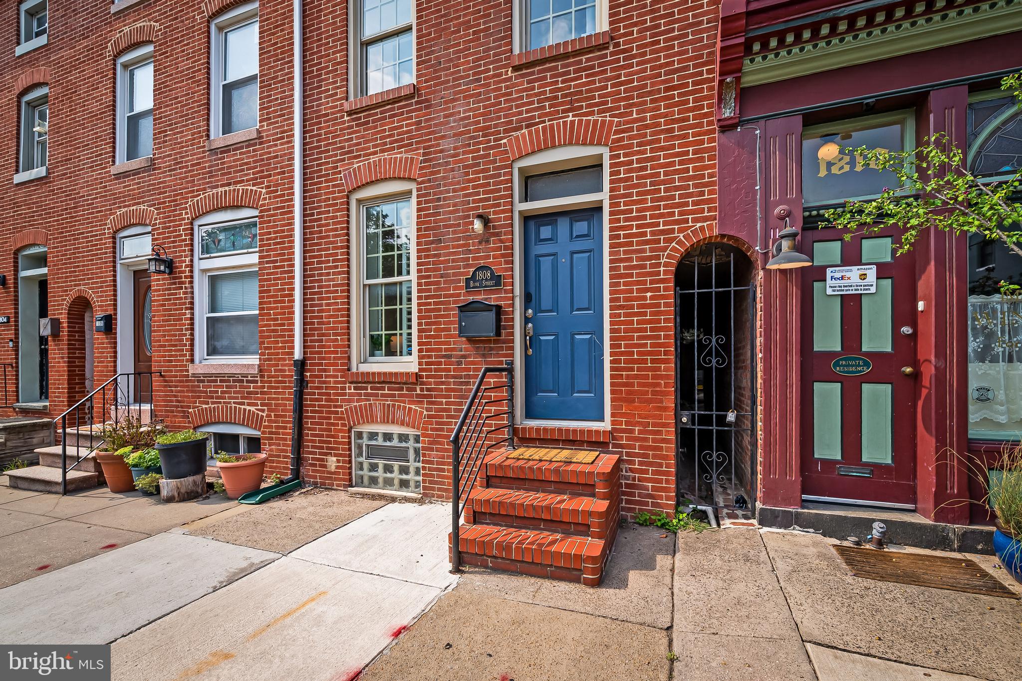 1808 BANK STREET